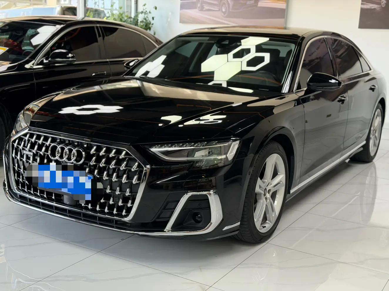 Audi A8 2024 г. 16046 км.