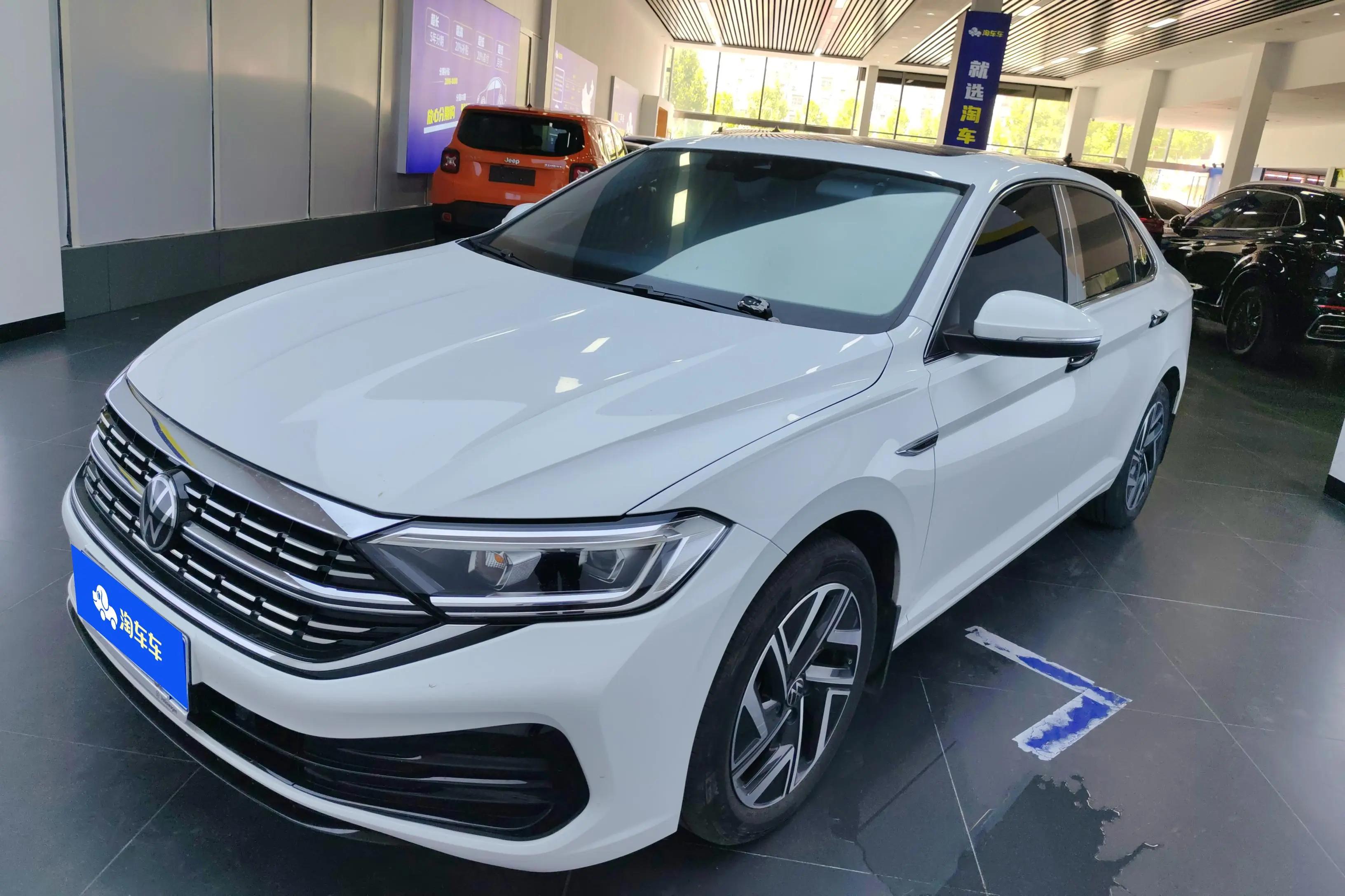 Volkswagen Sagitar 2024 г. 33590 км.