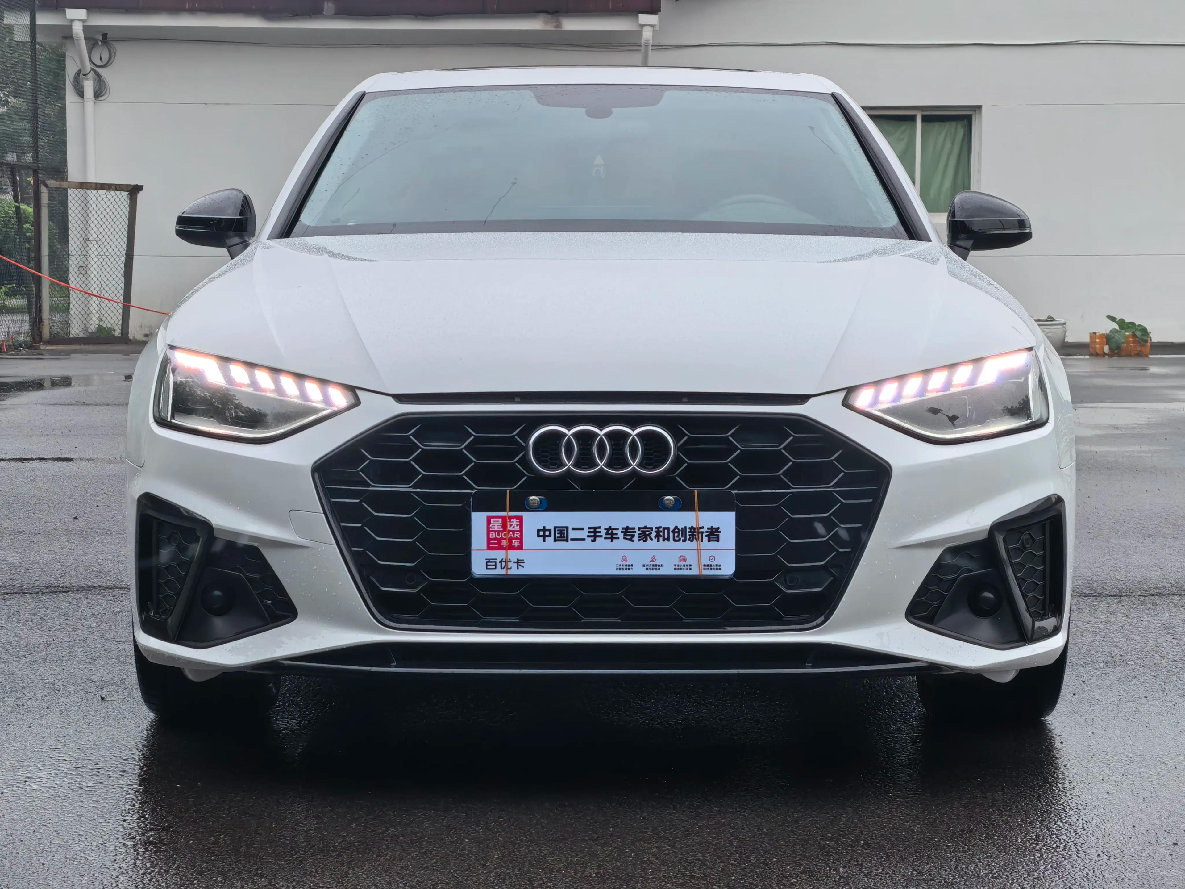 Audi A4L 2022 г. 51936 км.