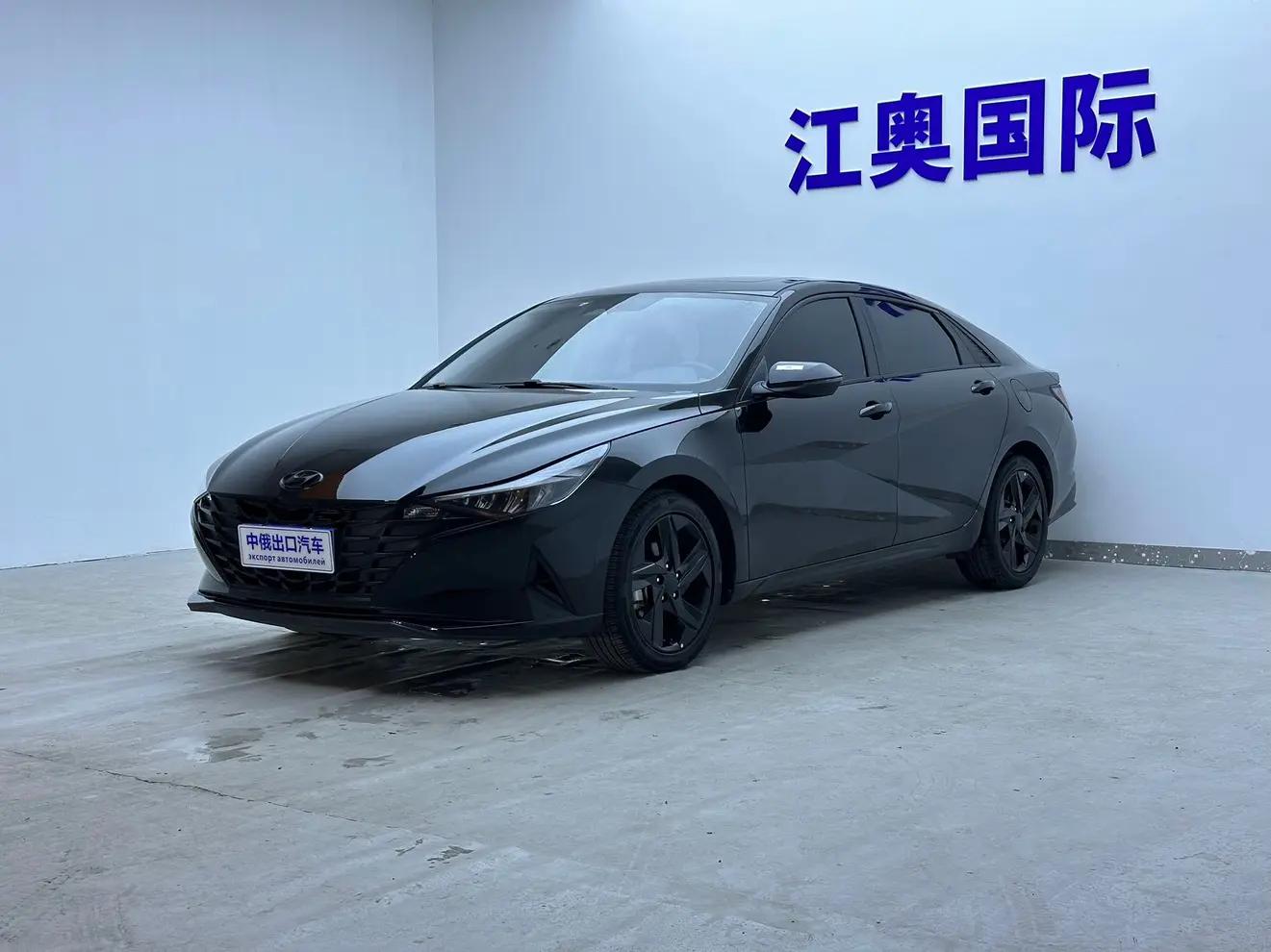 Hyundai Elantra 2022 г. 18040 км.