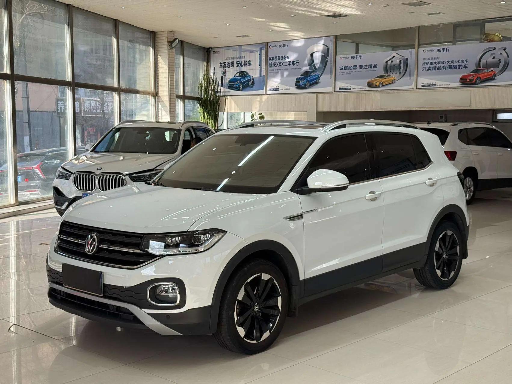 Volkswagen Explore the shadows 2021 г. 53081 км.