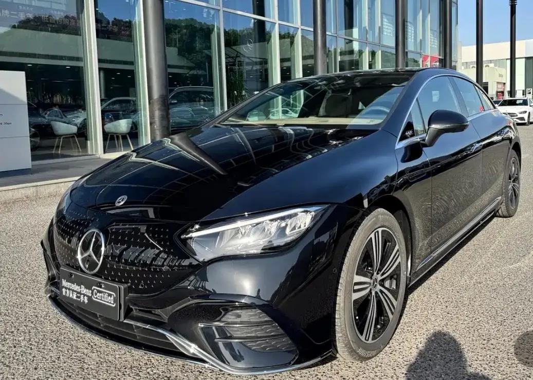 Mercedes-Benz EQE EQE 300 0.0 AT (245 л.с.) 2025 г. 102 км