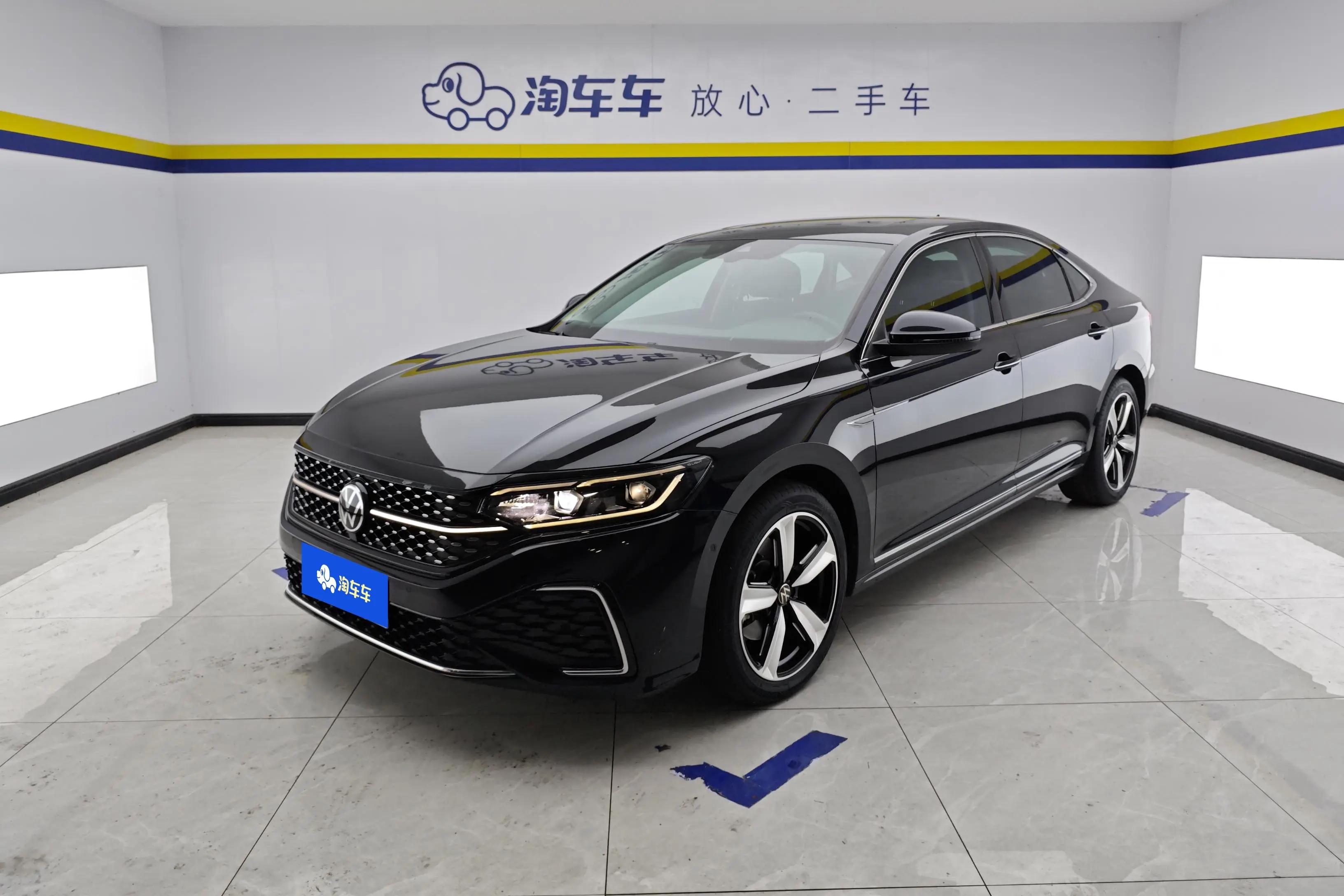 Volkswagen Passat 2022 г. 52515 км.
