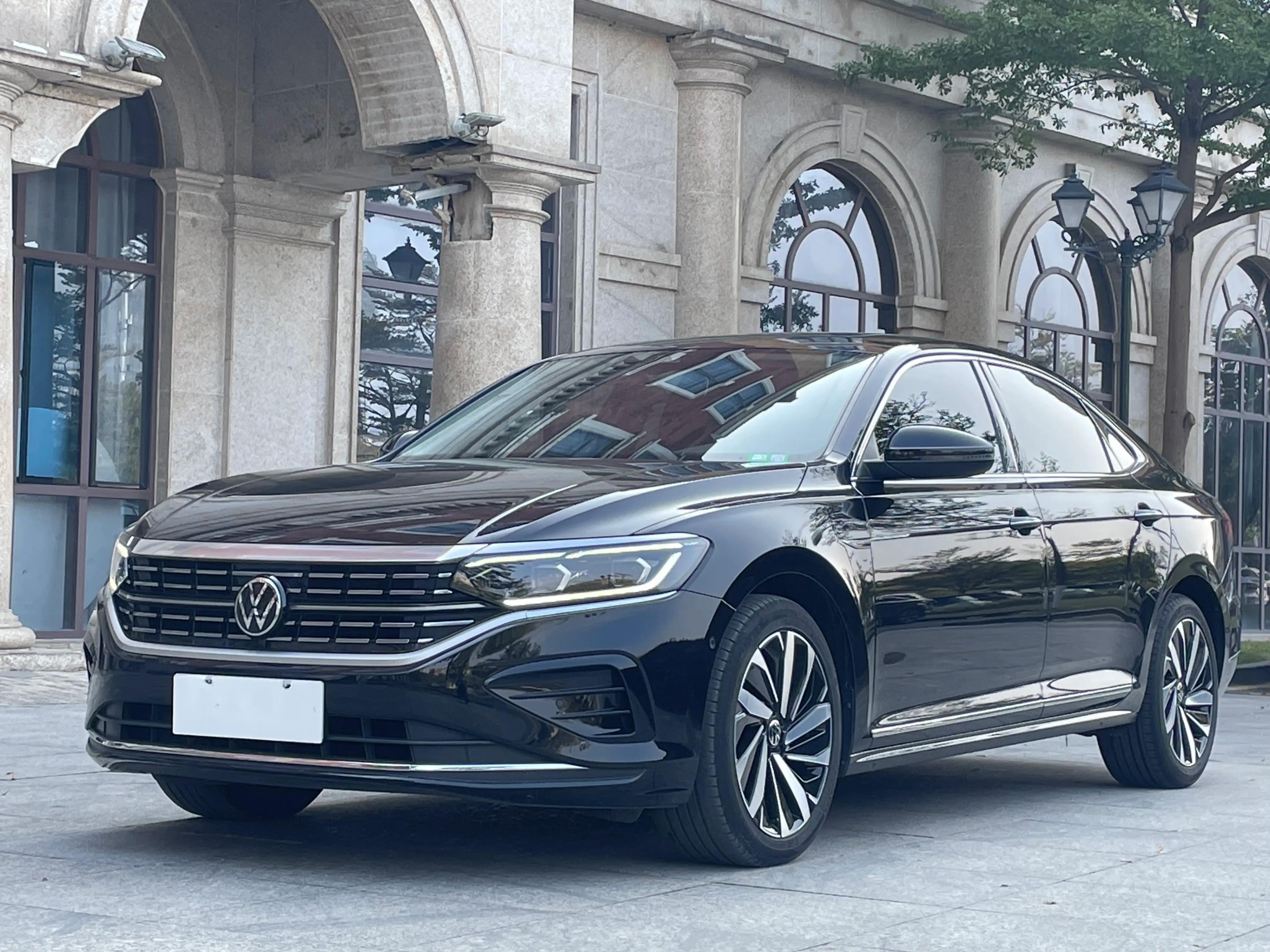 Volkswagen Passat 2022 г. 53022 км.