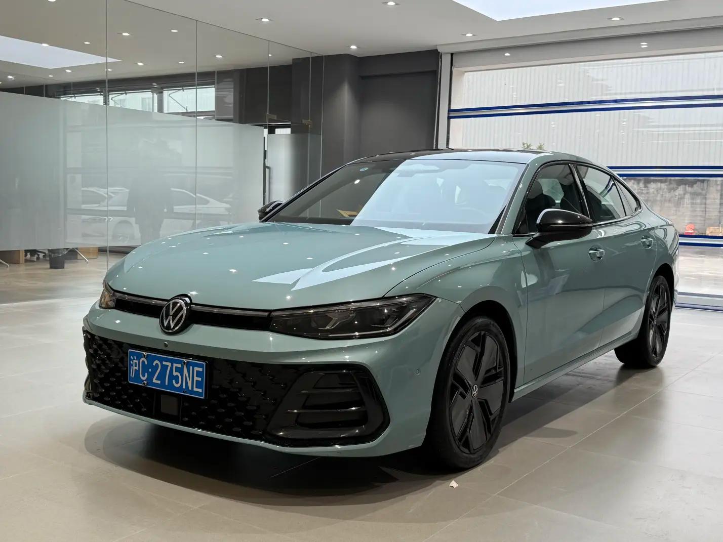 Volkswagen Passat 2024 г. 29027 км.