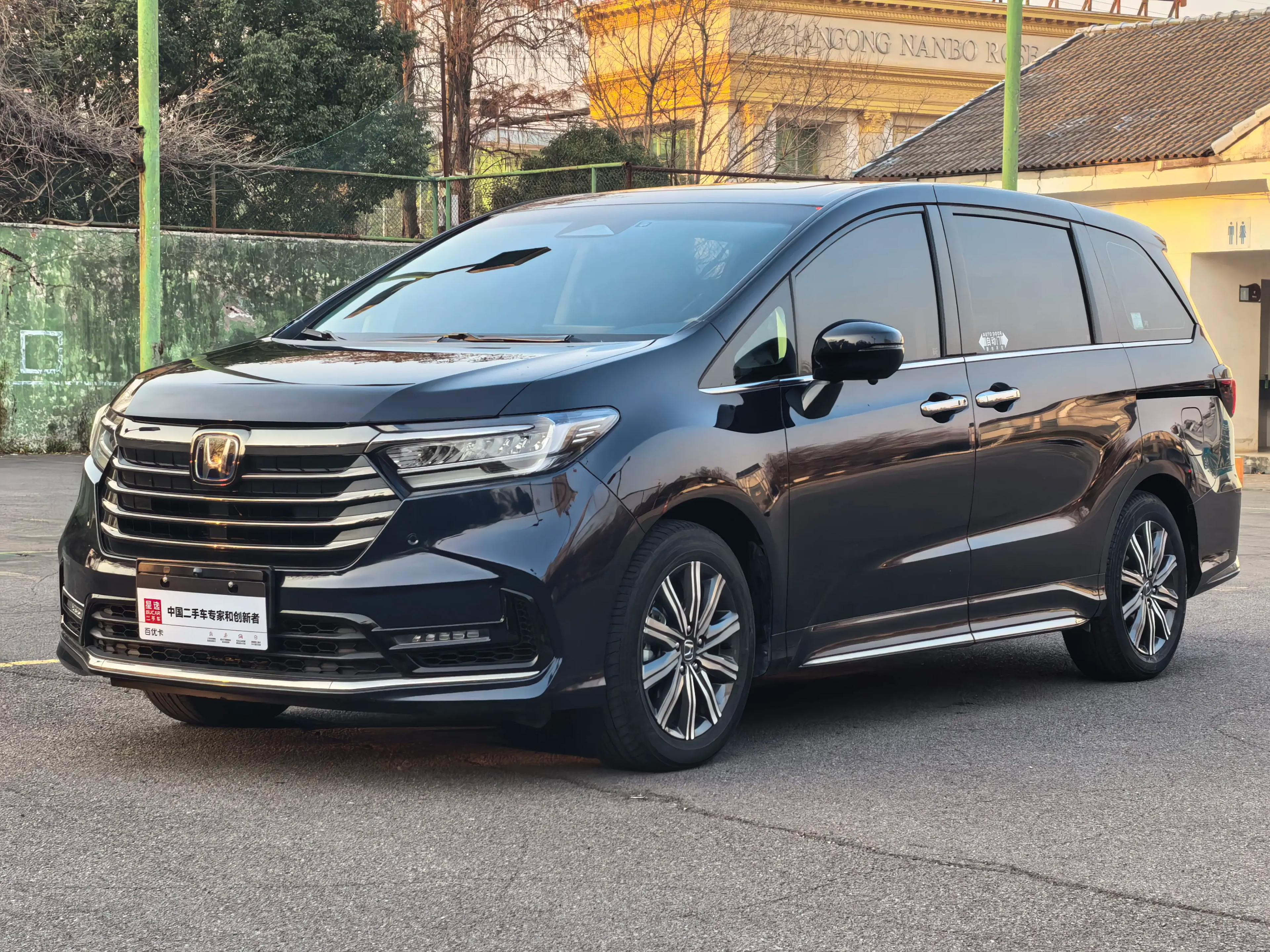 Honda Odyssey 2024 г. 15701 км.