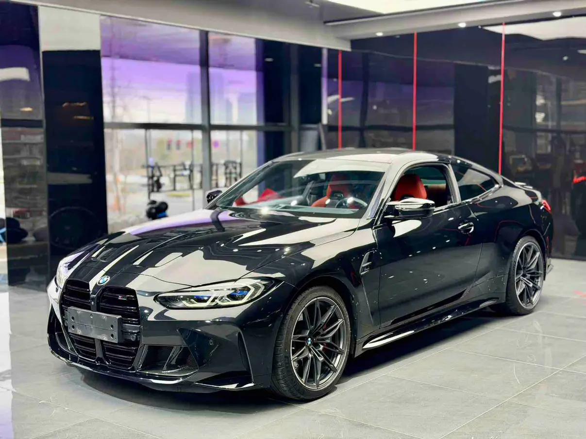 BMW M4 2024 г. 27103 км.