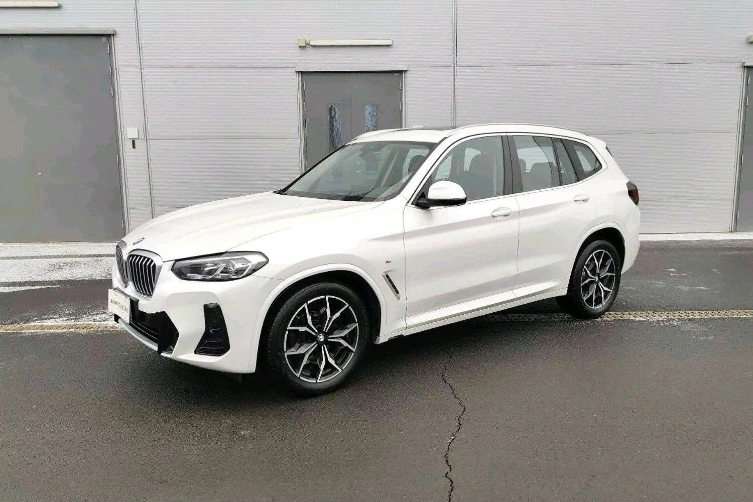 BMW X3 2025 г. 14065 км.