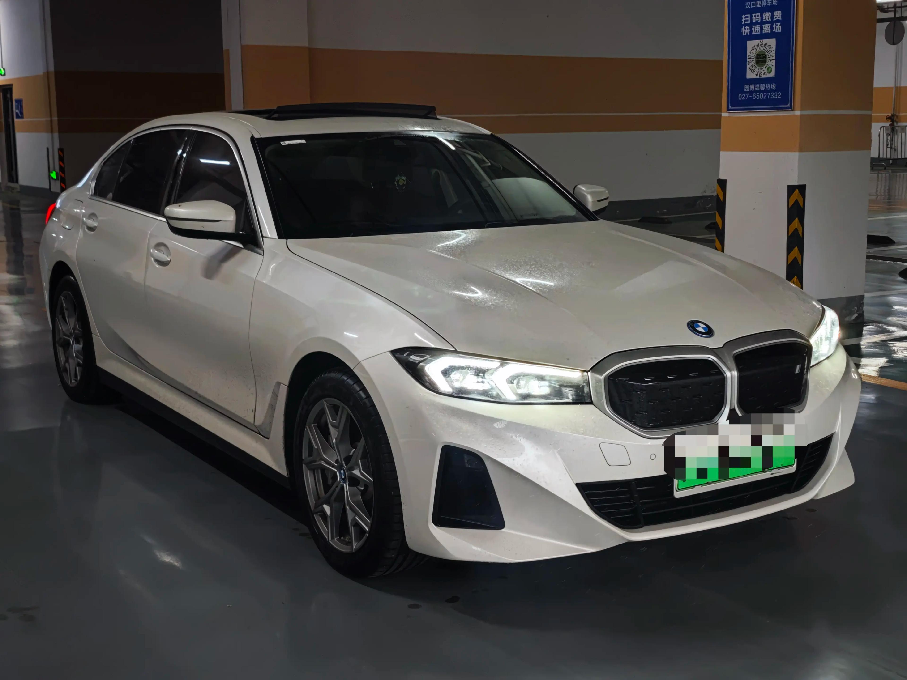 BMW i3 2024 г. 21132 км.