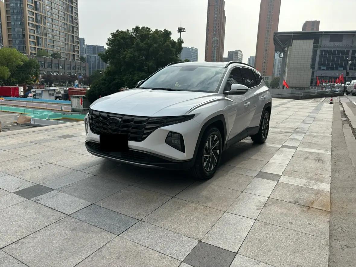 Hyundai Tucson L 2024 г. 15043 км.