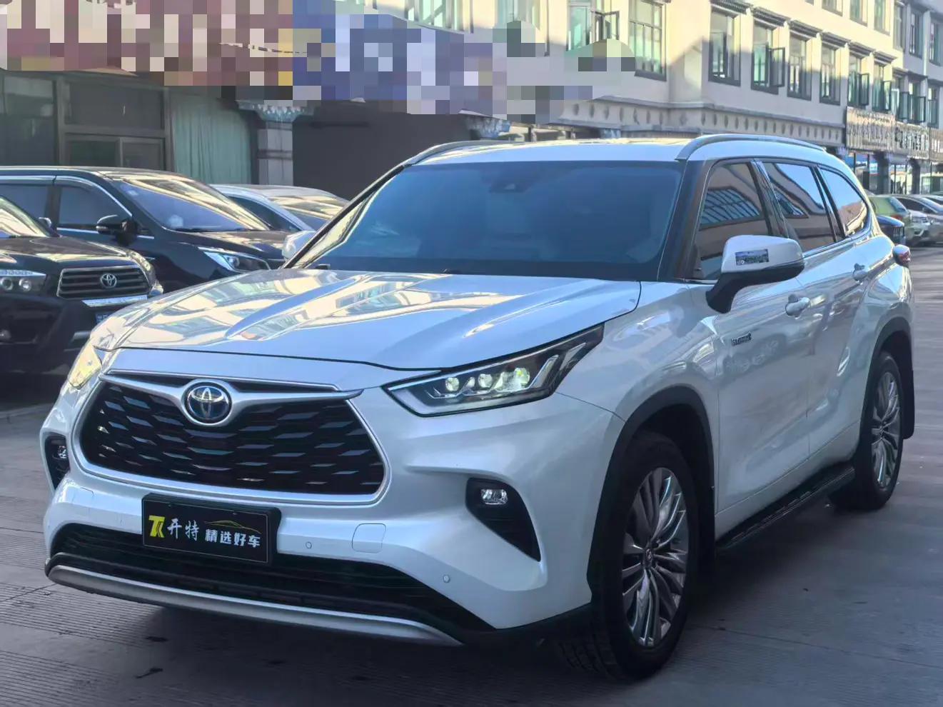 Toyota Highlander 2022 г. 120121 км.