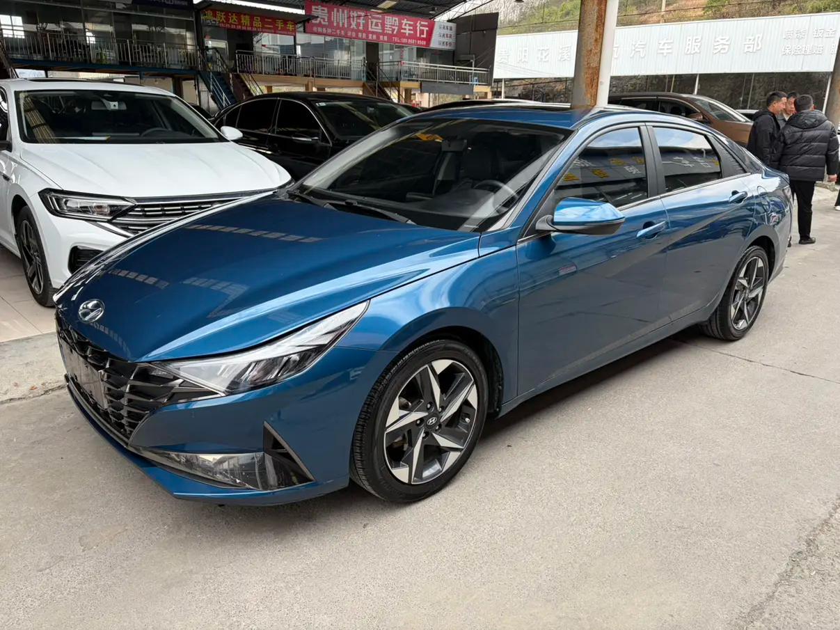 Hyundai Elantra 2022 г. 34042 км.
