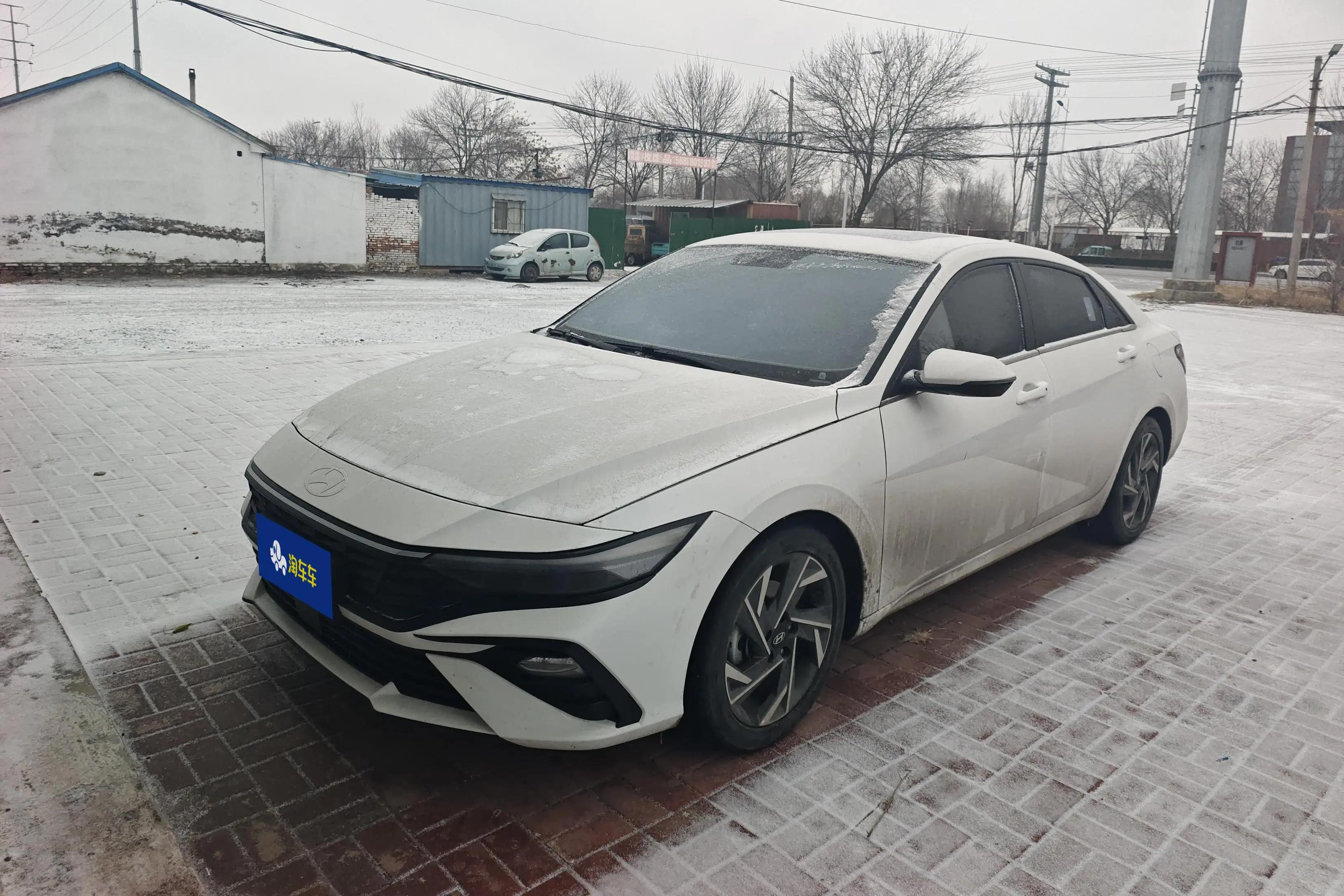 Hyundai Elantra 2024 г. 23943 км.