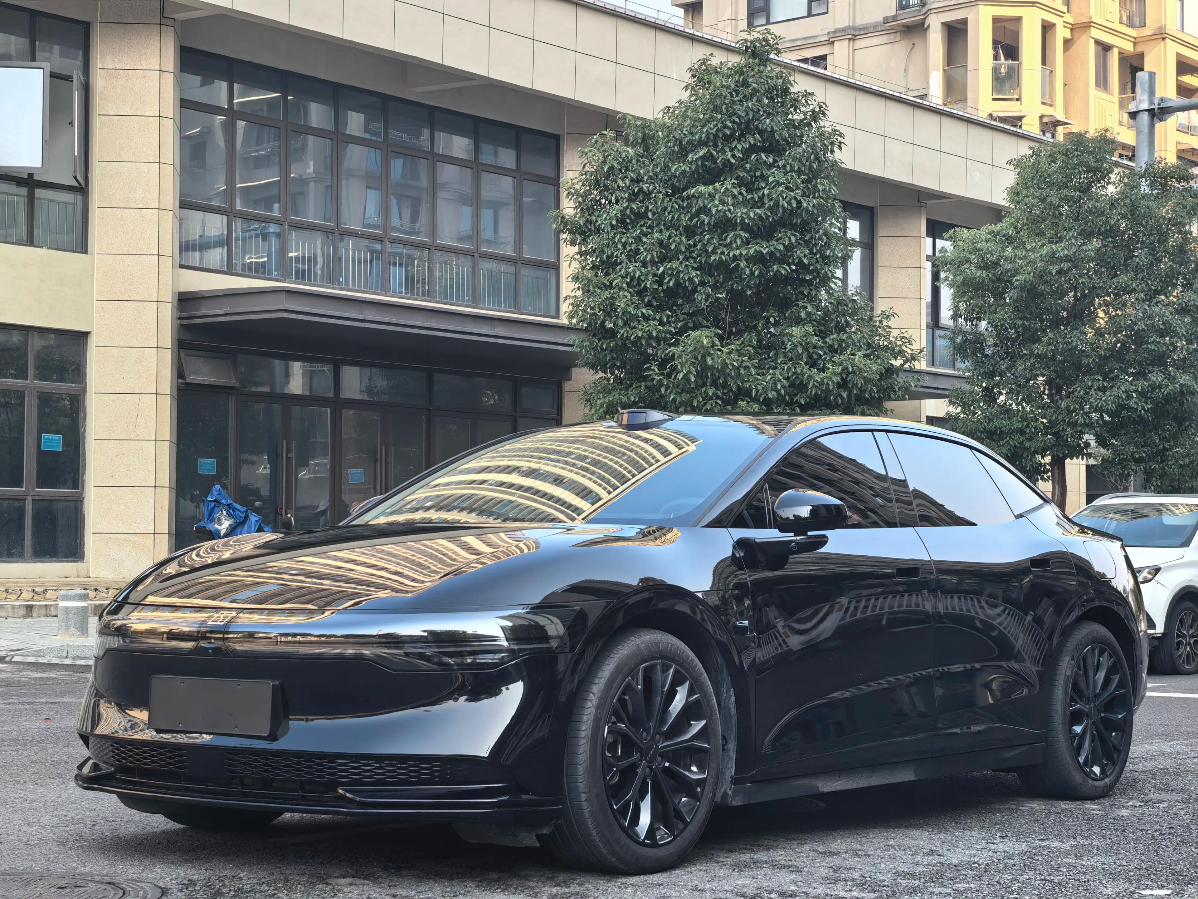 ZEEKR 007 2024 г. 13036 км.