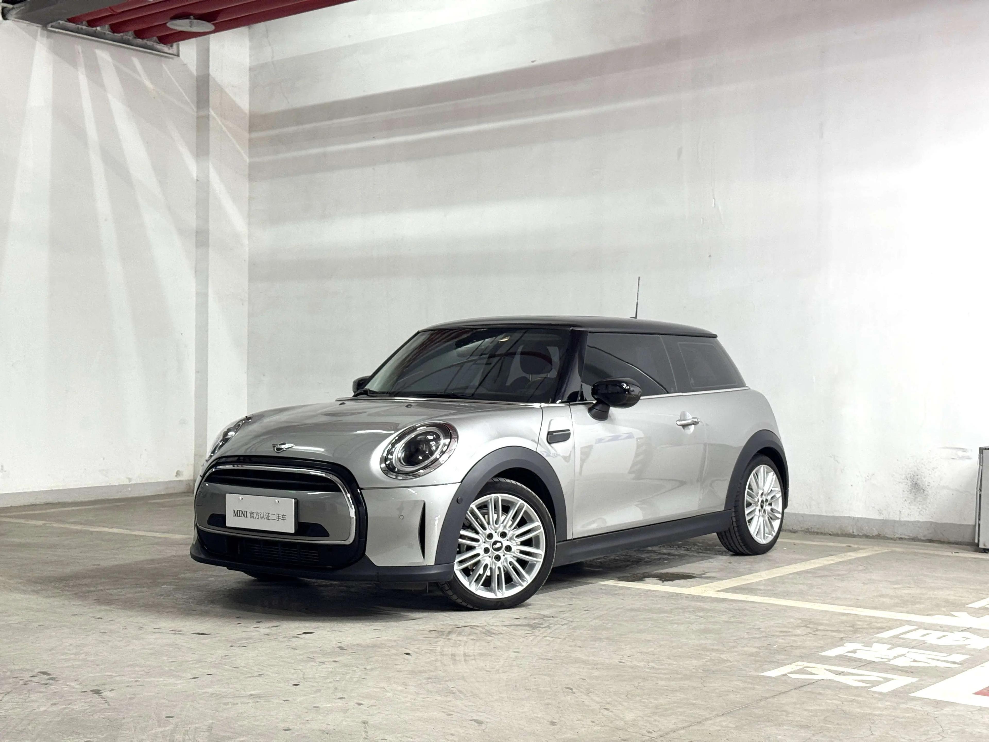 MINI  2023 г. 33600 км.