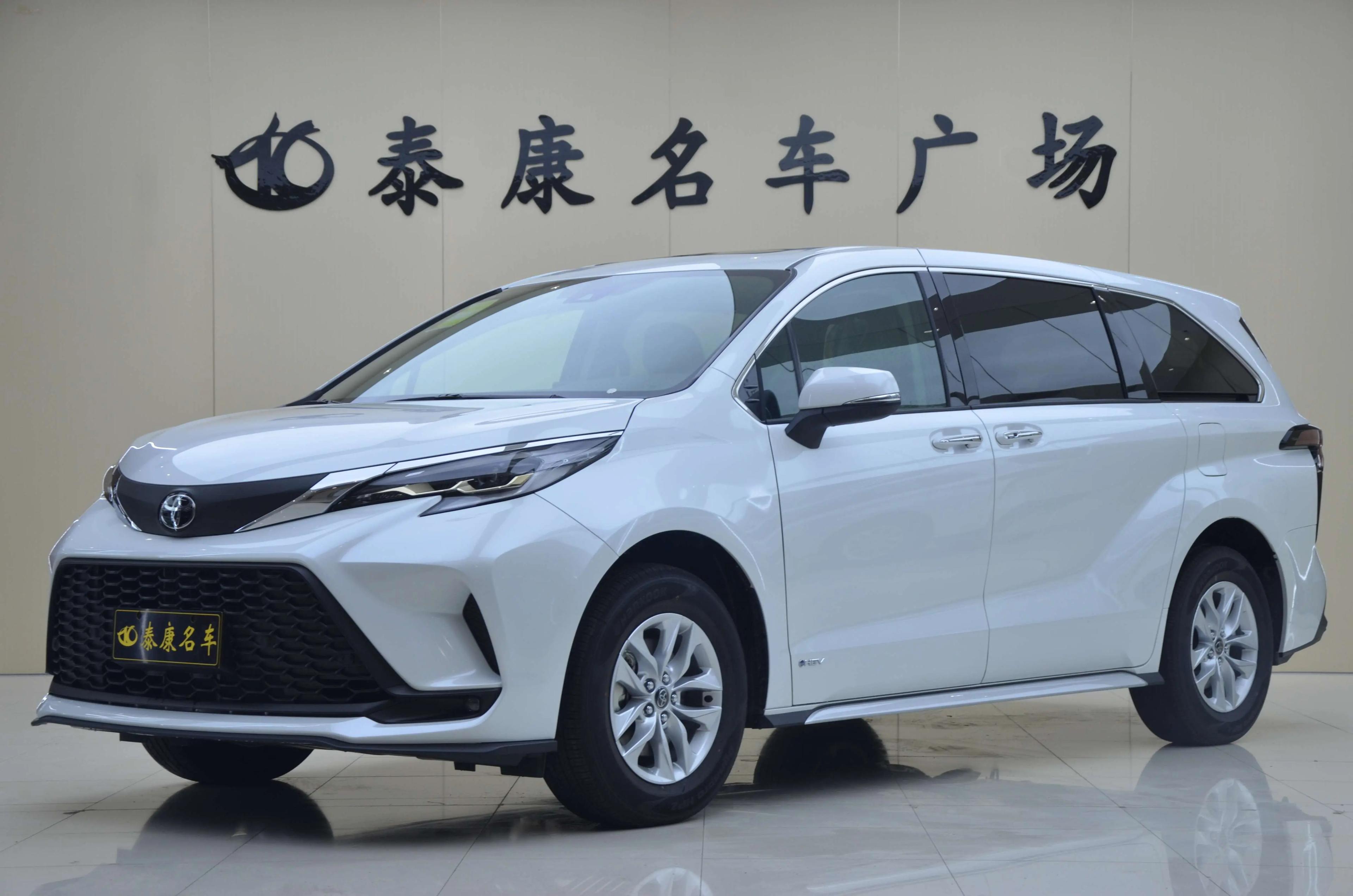 Toyota Highlander 2.5hyb 4WD AT (248 л.с.) 2025 г. 102 км