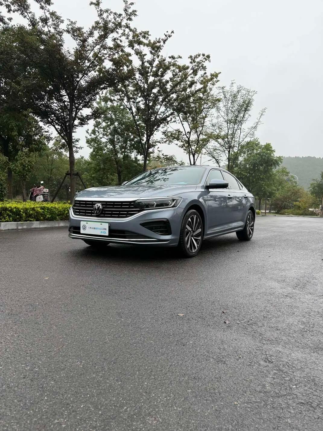 Volkswagen Passat 2023 г. 48998 км.