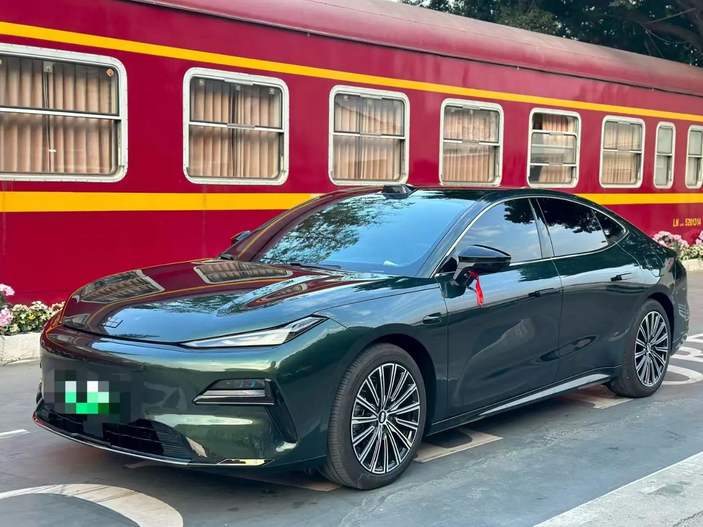 Geely Galaxy Star 8 PHEV 2025 г. 15005 км.