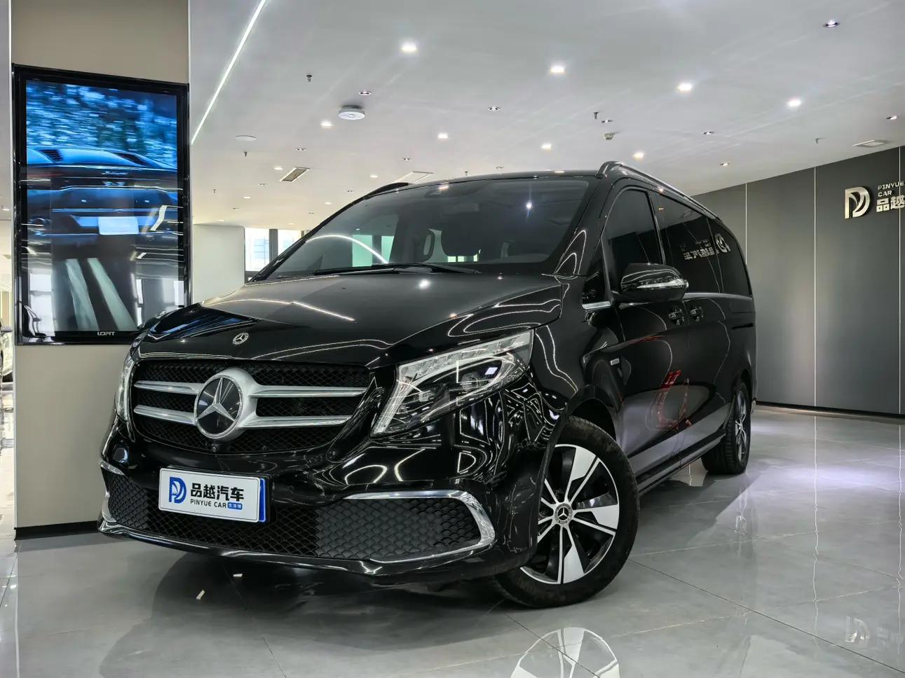 Mercedes-Benz Mercedes Benz V Class 2022 г. 67057 км.