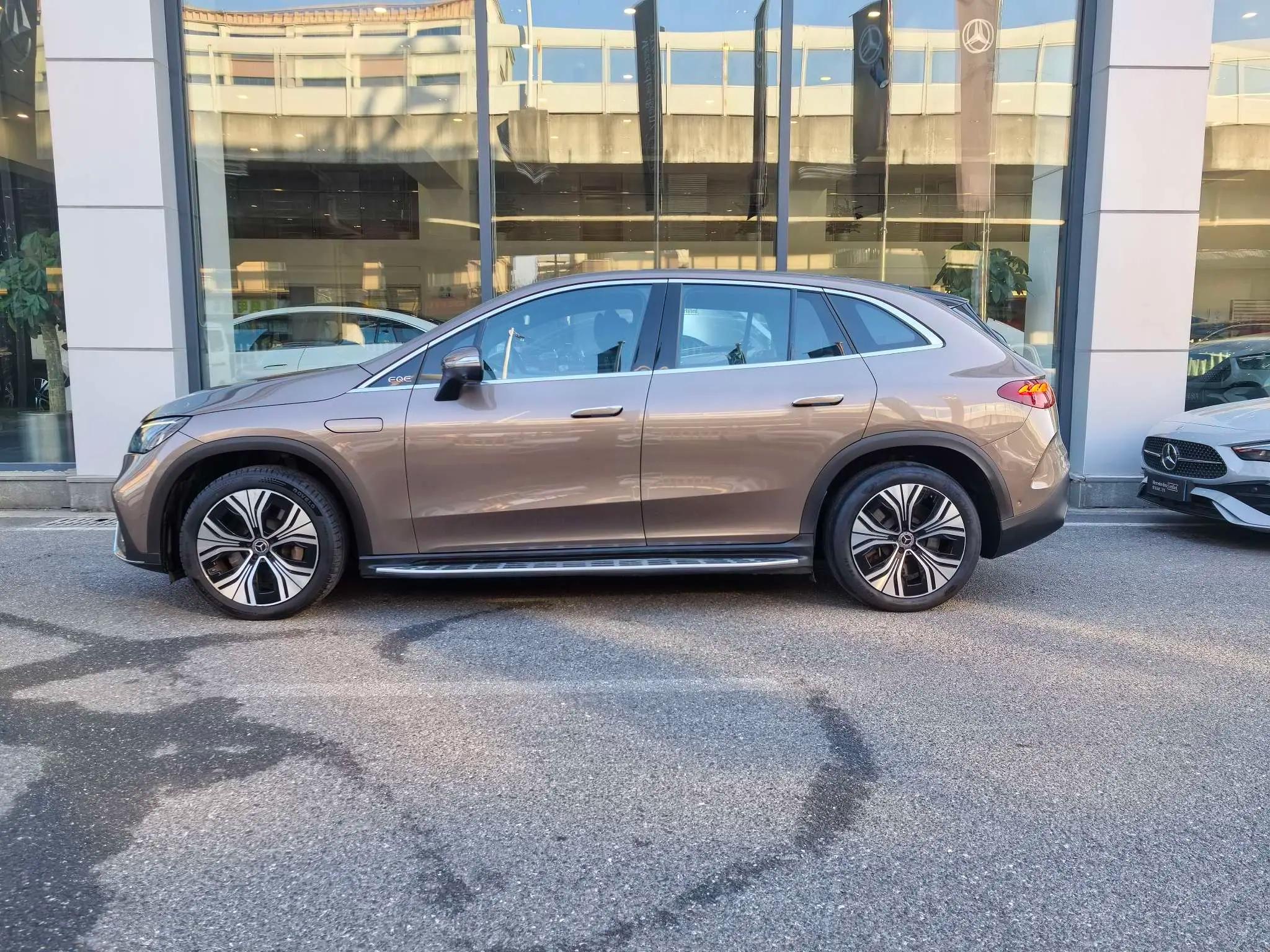 Mercedes-Benz EQE SUV 2023 г. 57129 км.