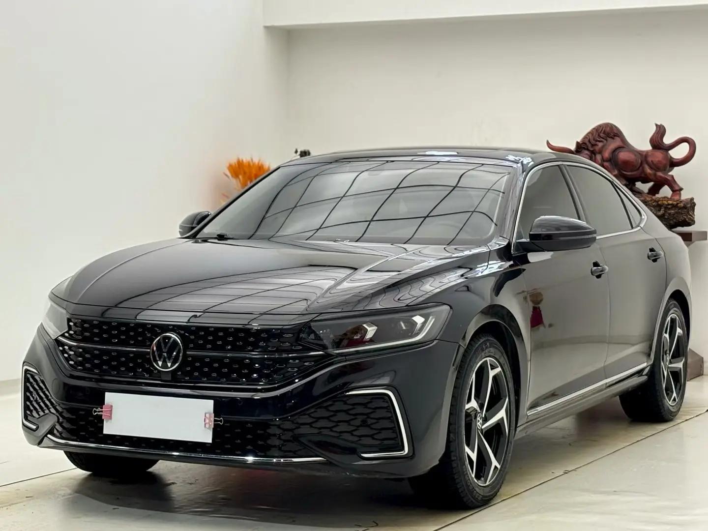 Volkswagen Passat 2023 г. 75089 км.