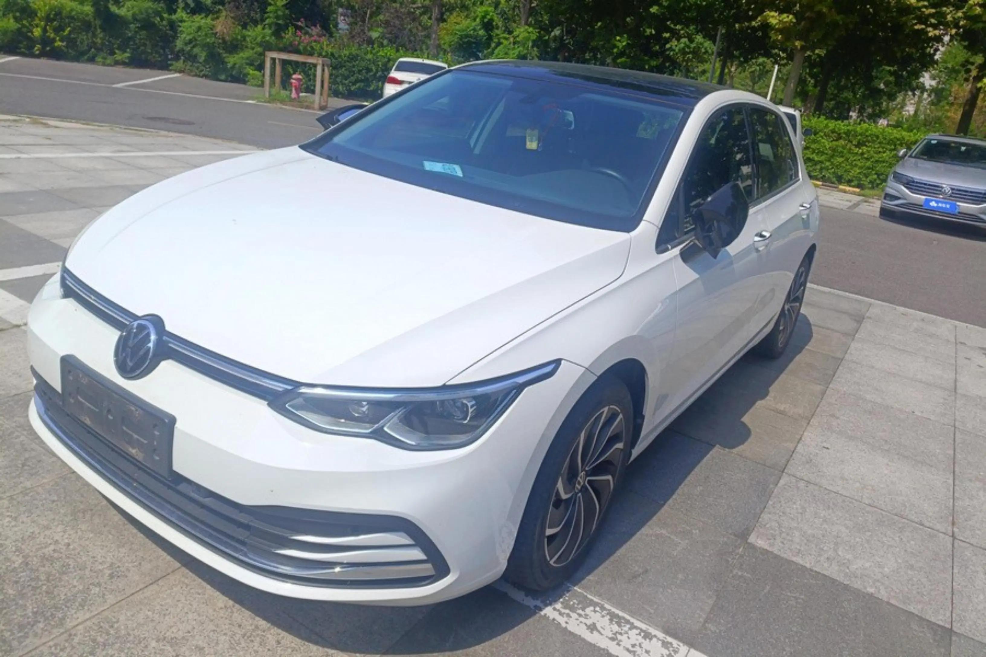 Volkswagen Golf 2022 г. 35141 км.