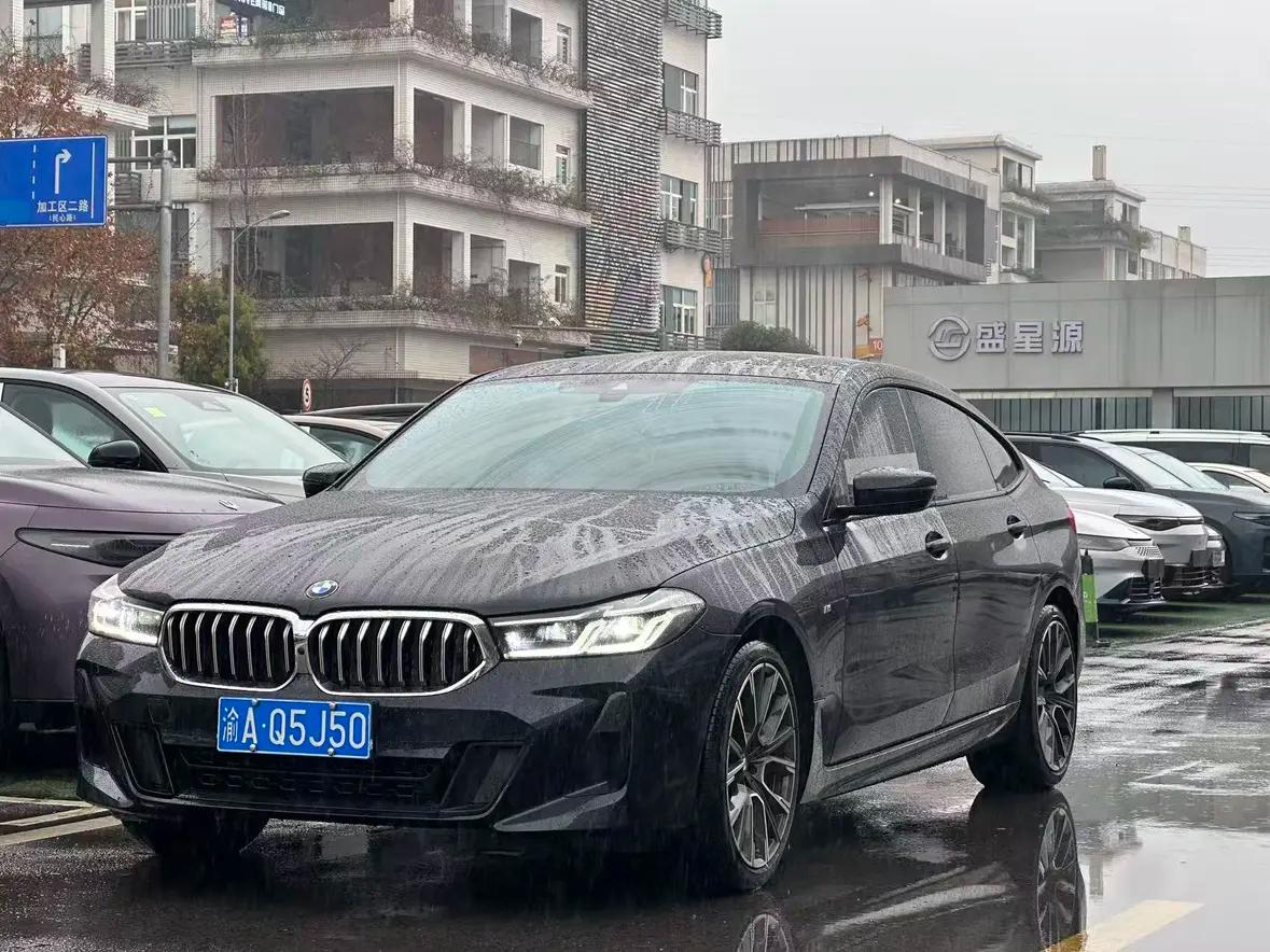 BMW 6 Series GT 2025 г. 11083 км.