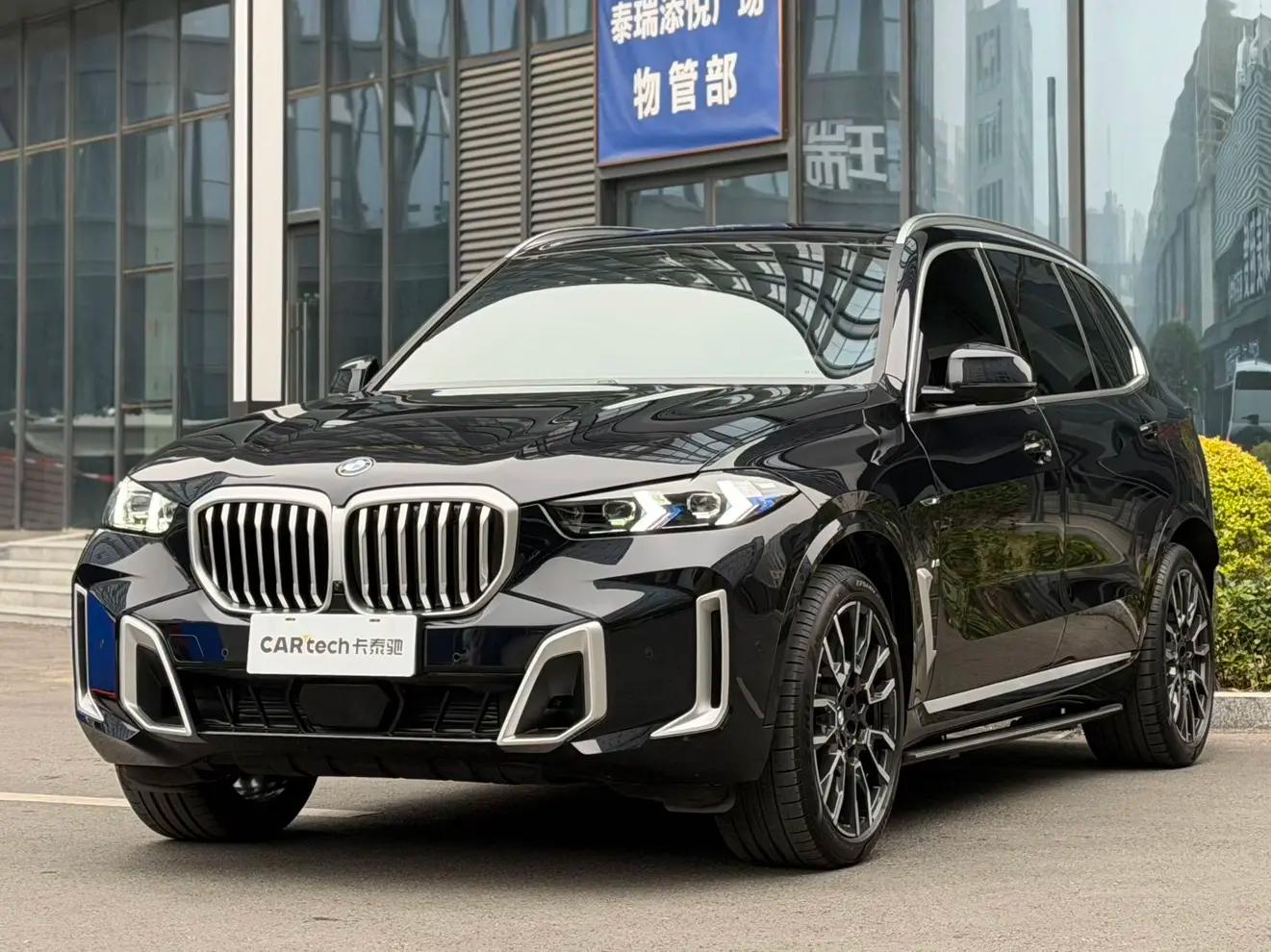 BMW X5 2025 г. 17086 км.