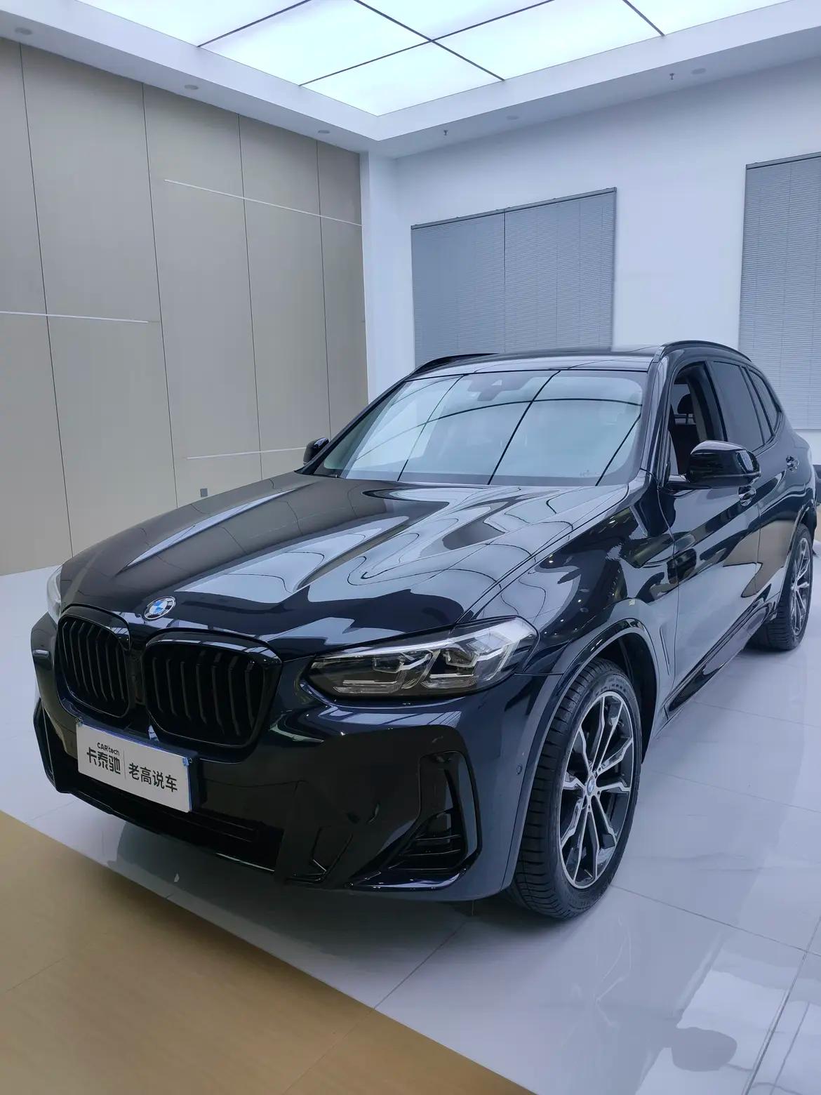 BMW X3 2025 г. 12061 км.