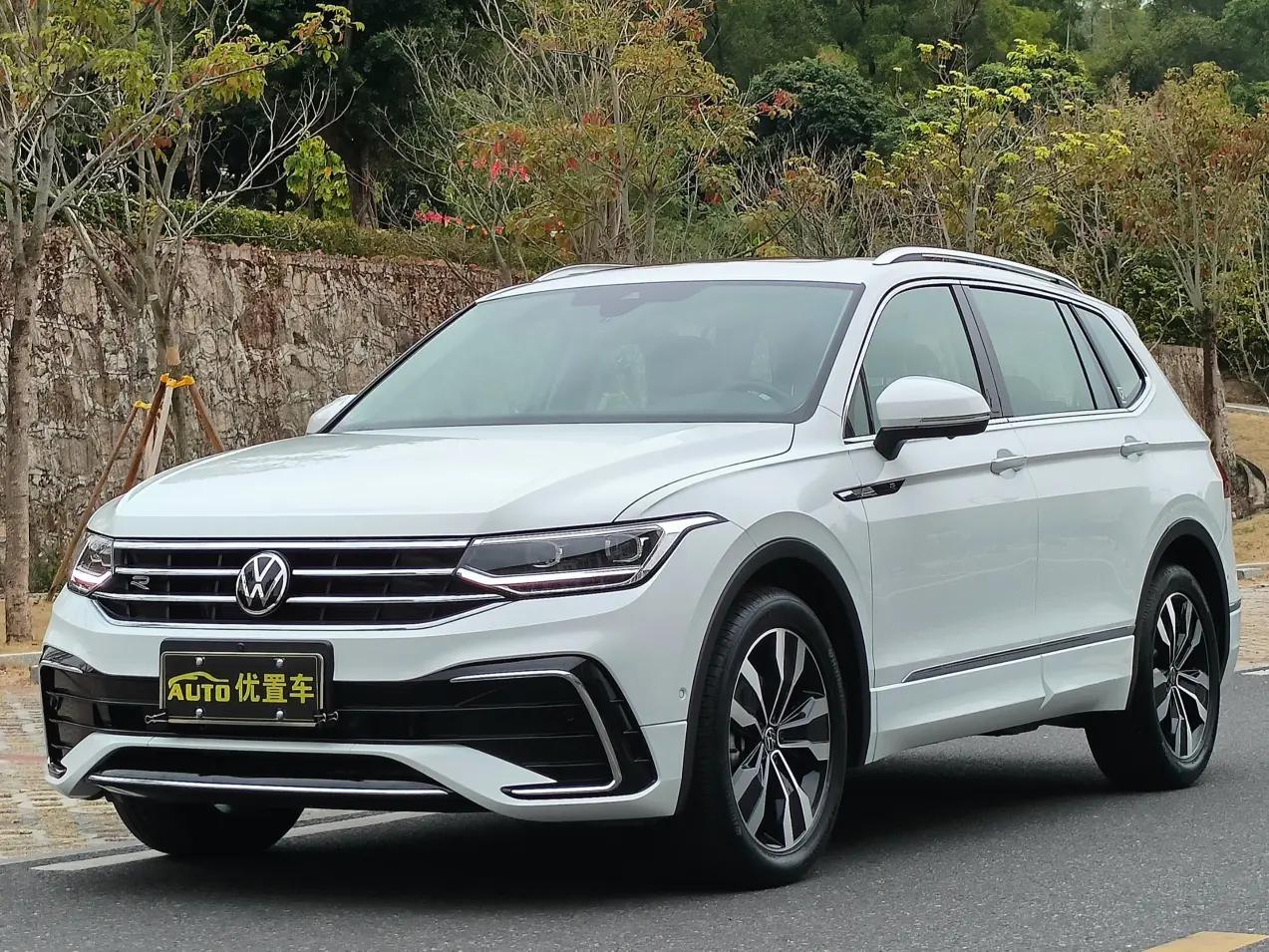 Volkswagen Tiguan L 2023 г. 7107 км.