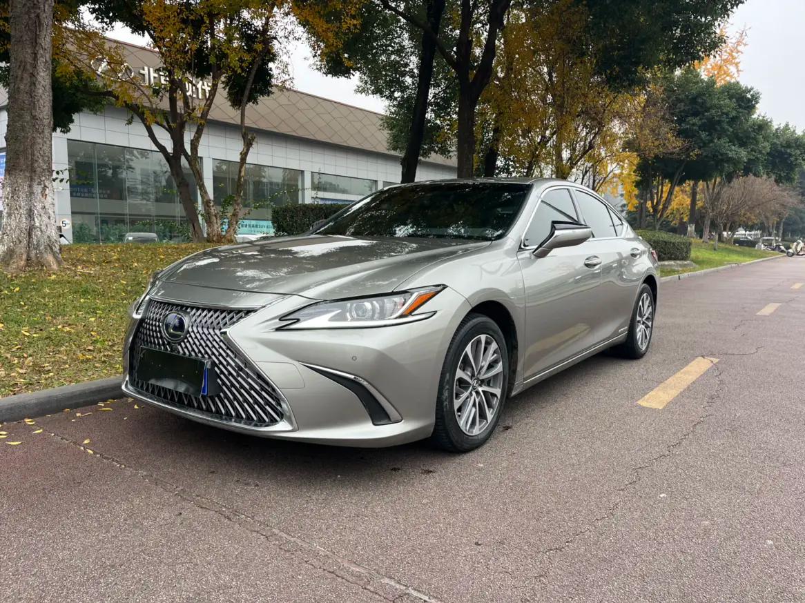 Lexus ES 2021 г. 66142 км.