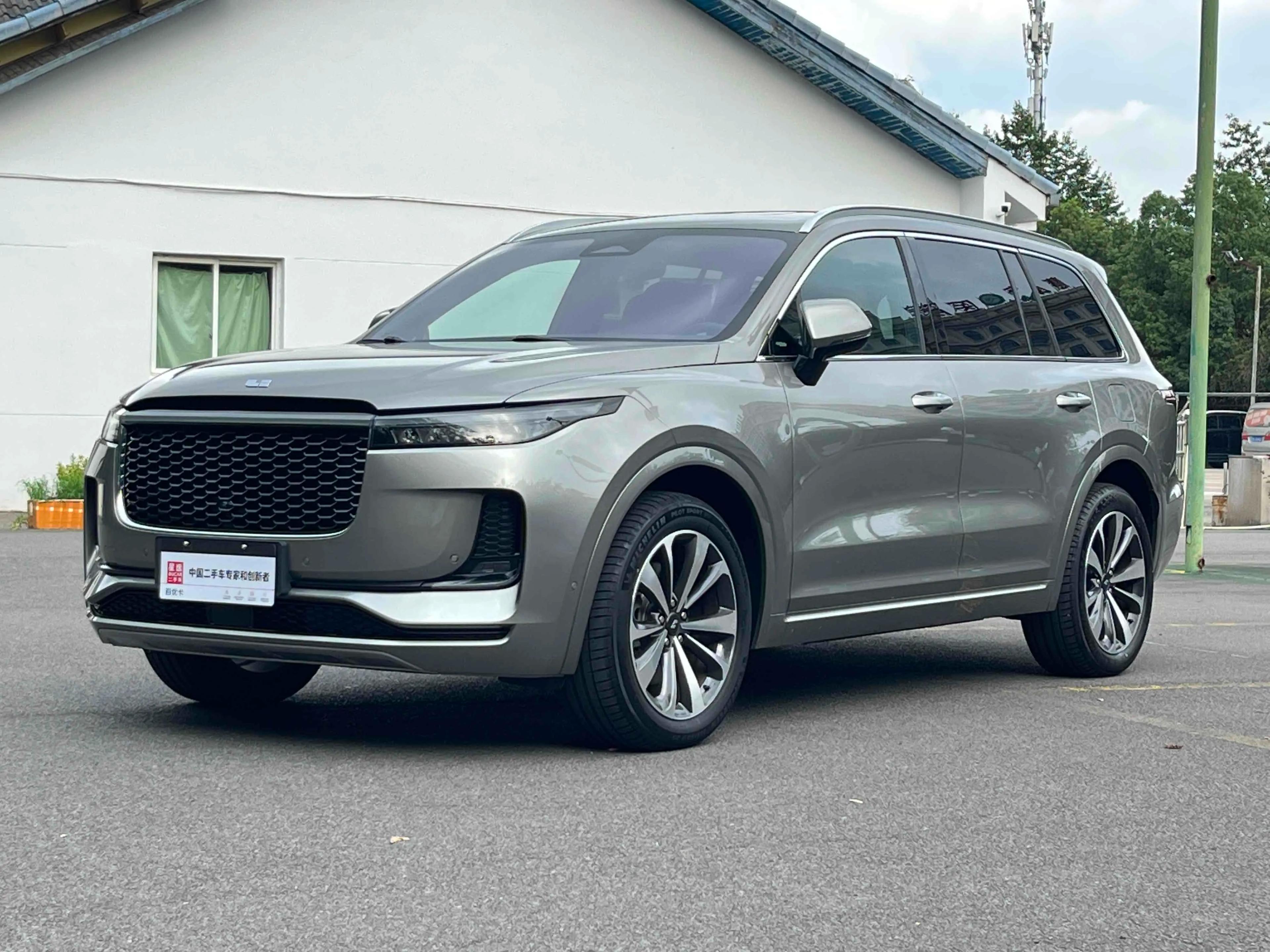 Lixiang ONE 2022 г. 22766 км.