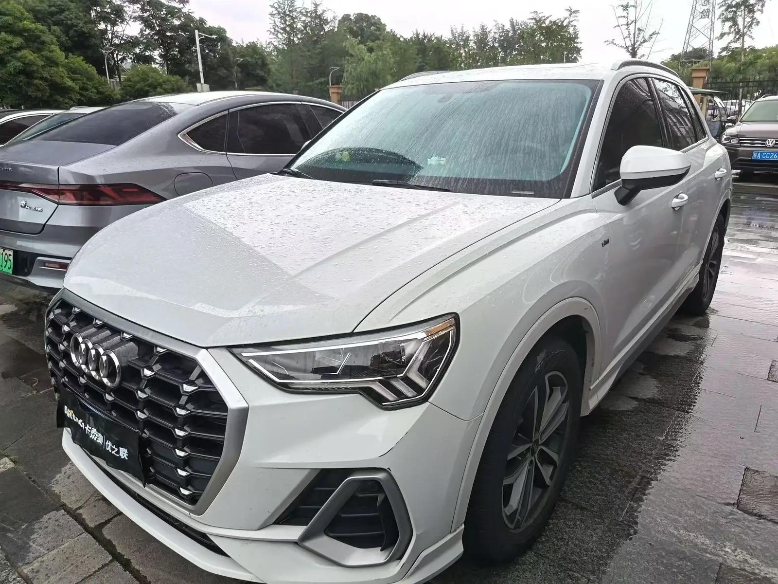 Audi Q3 2022 г. 62004 км.