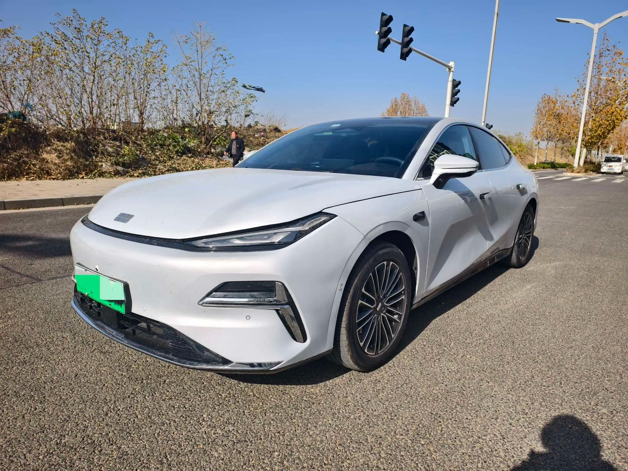 Geely Galaxy Star 8 PHEV 2025 г. 5006 км.