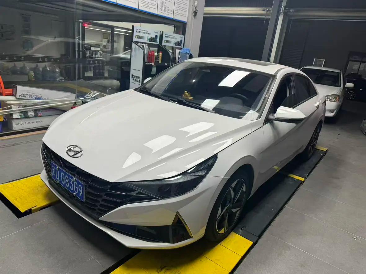 Hyundai Elantra 2022 г. 22026 км.