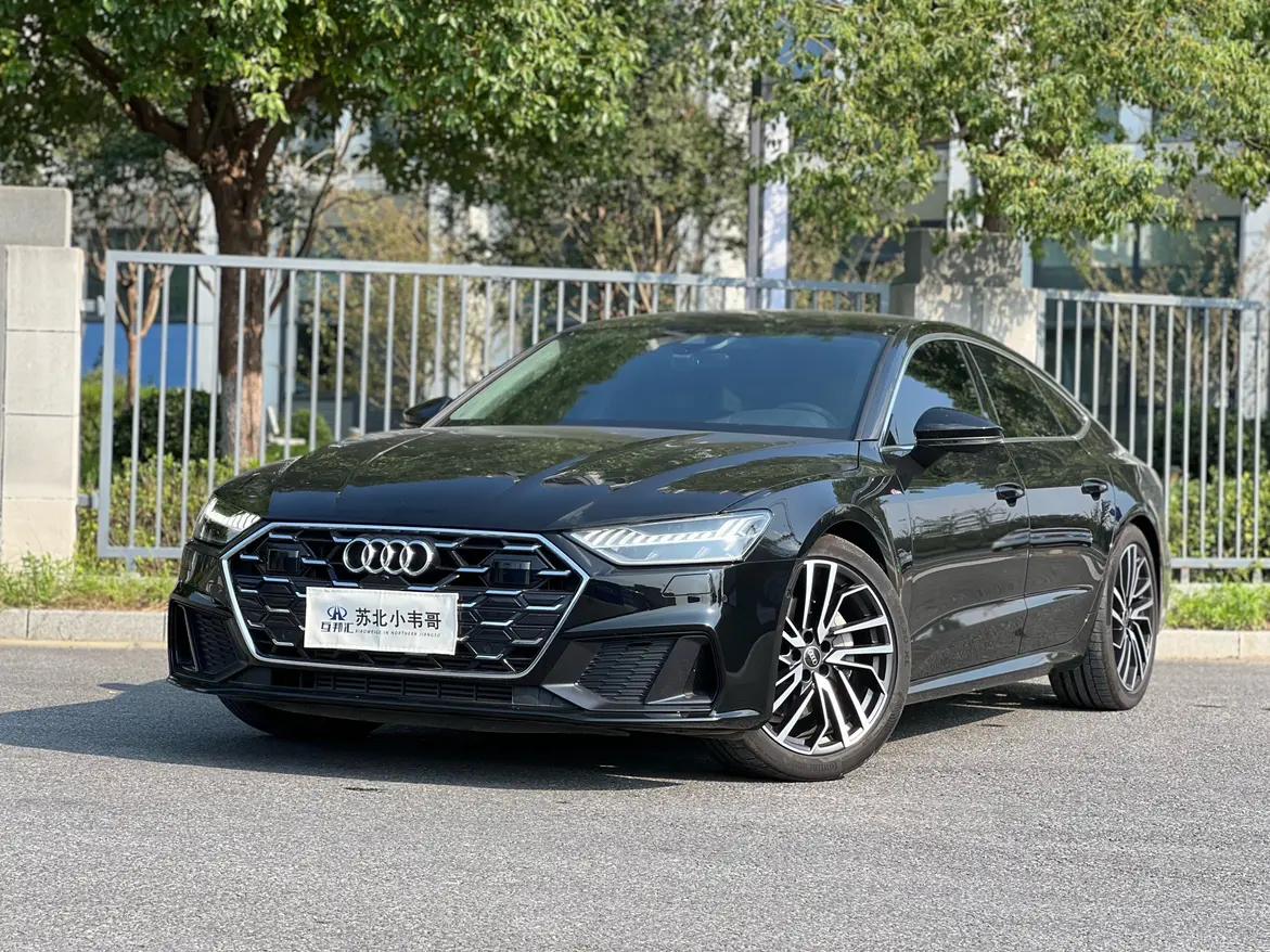 Audi A7 2025 г. 9013 км.