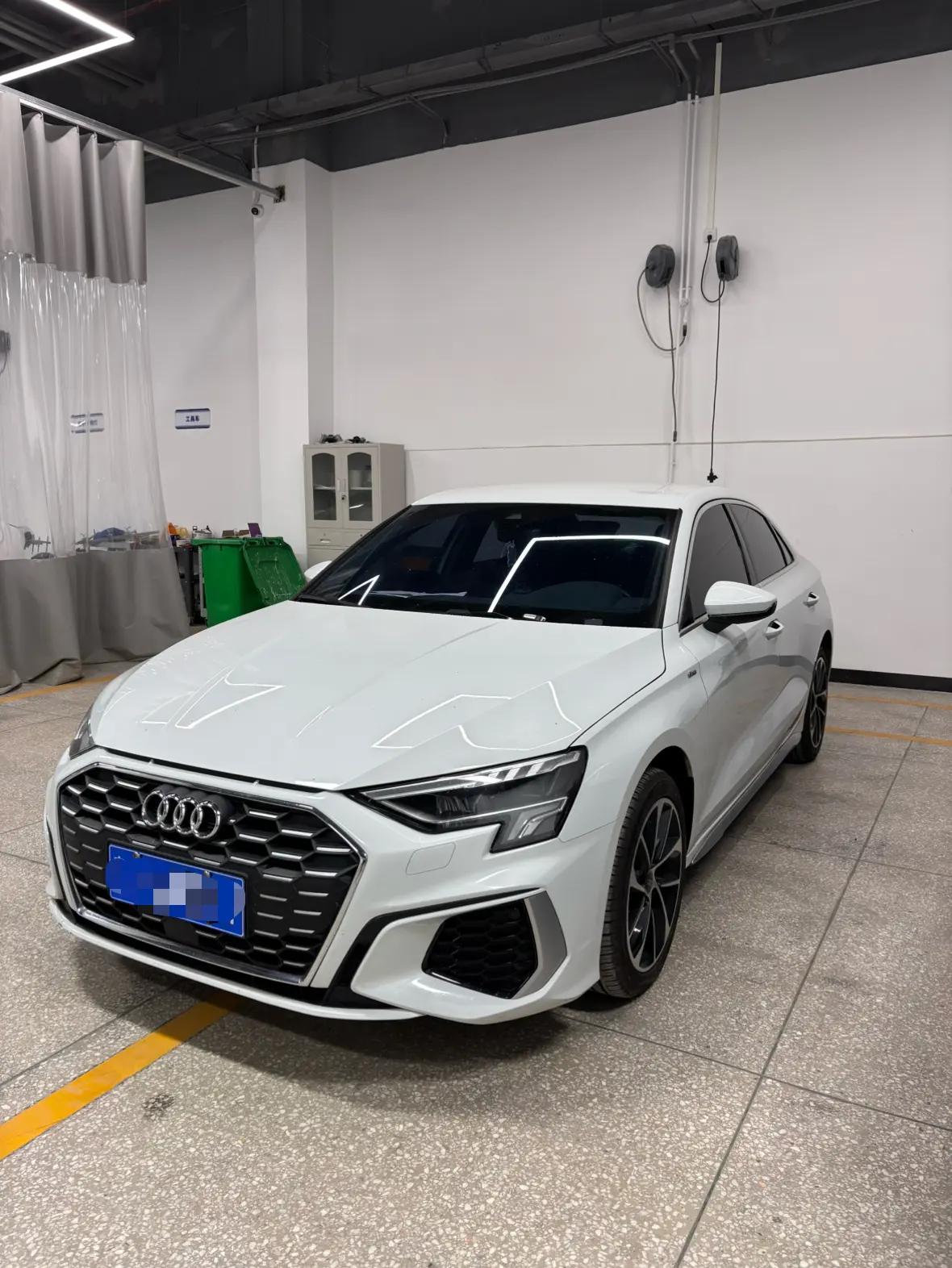 Audi A3 2024 г. 76042 км.