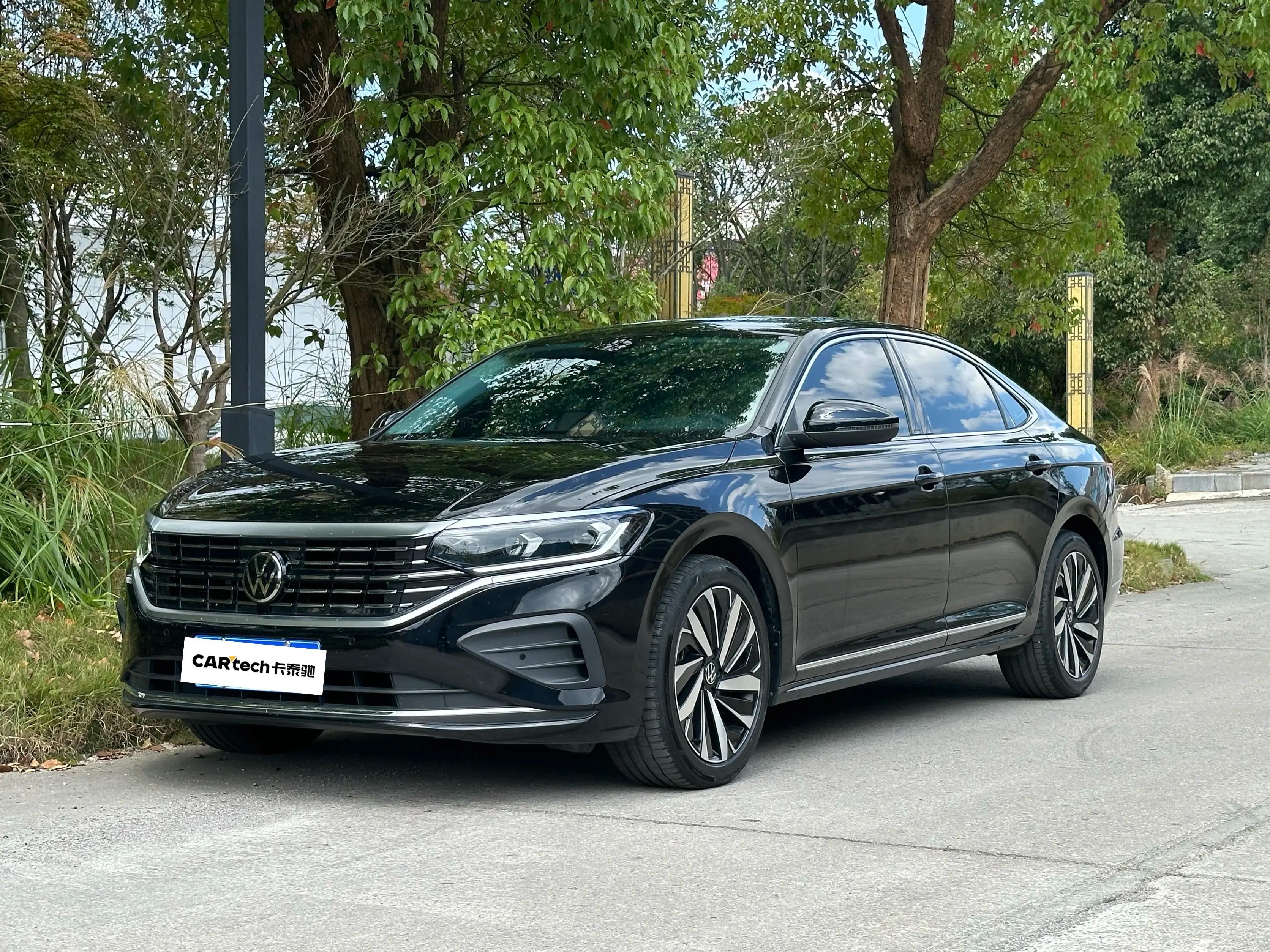 Volkswagen Passat 2024 г. 13086 км.