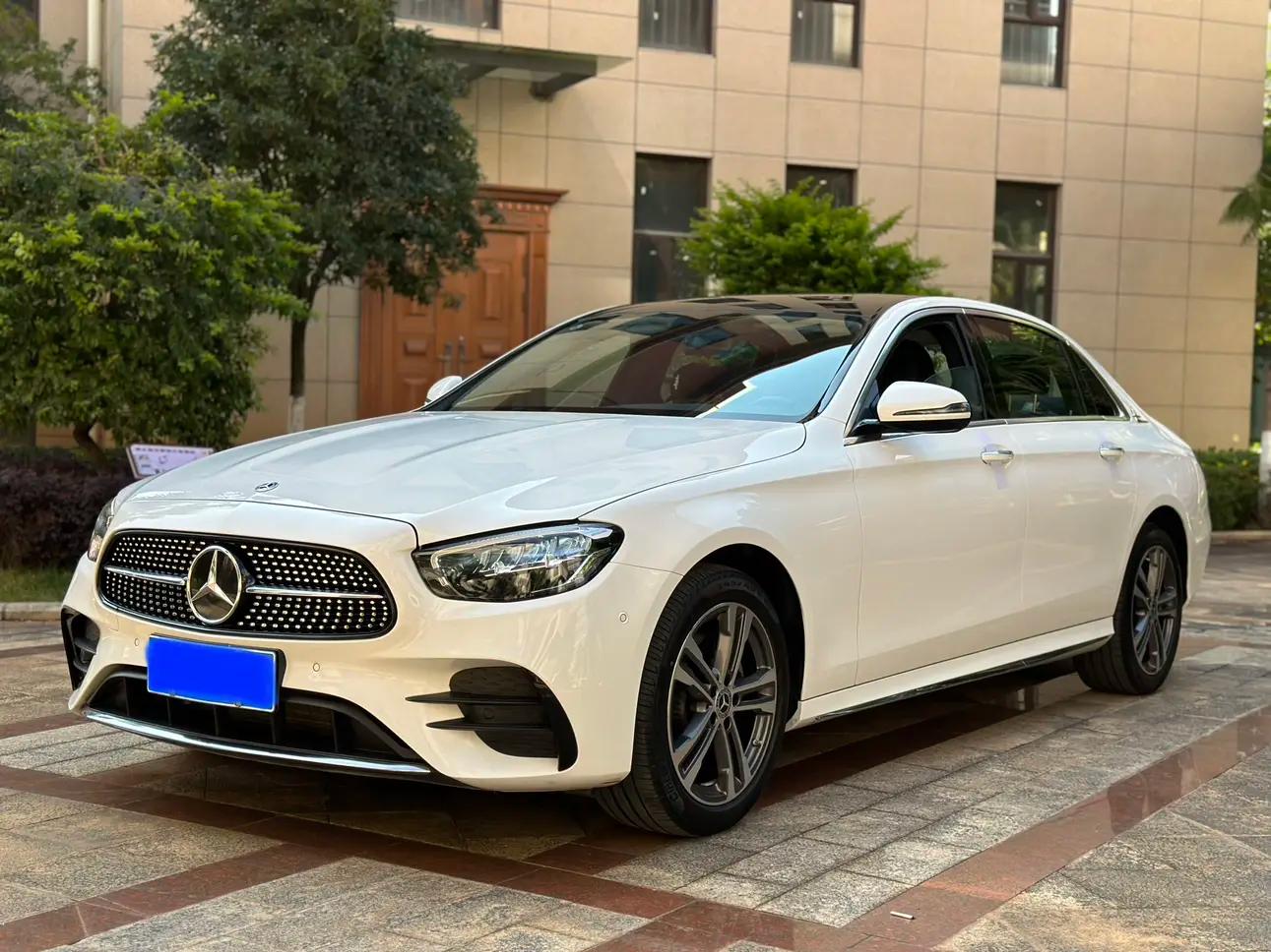 Mercedes-Benz E-Class 2023 г. 33064 км.