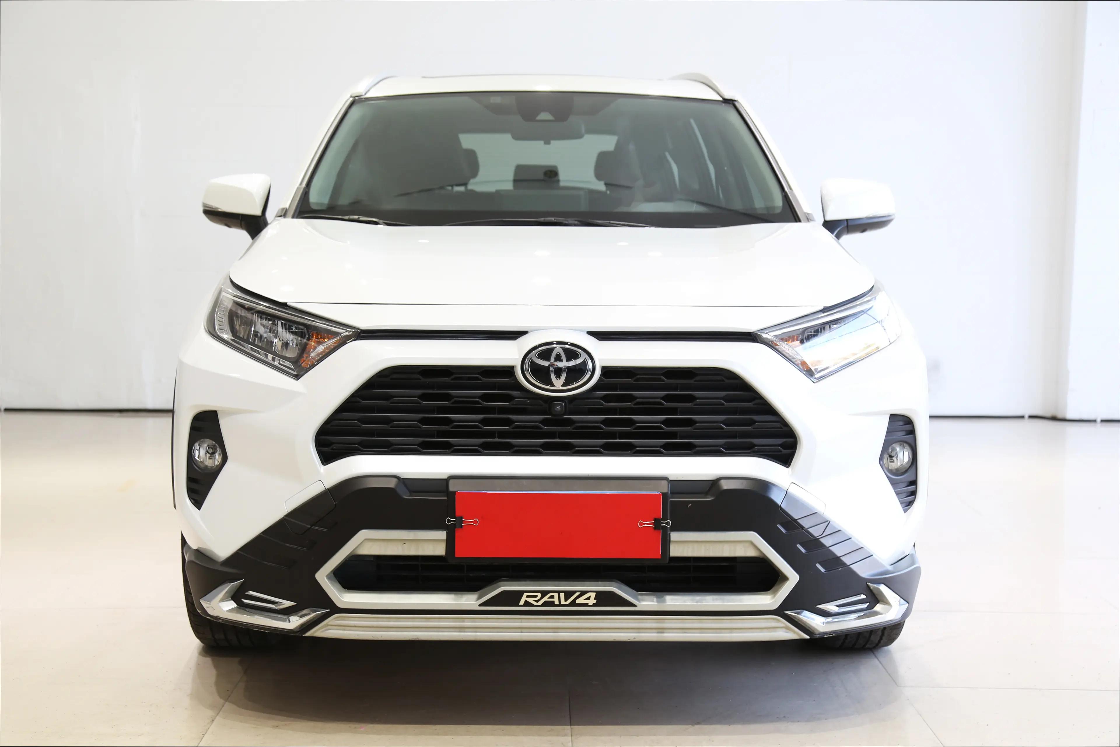 Toyota RAV4 2021 г. 27089 км.