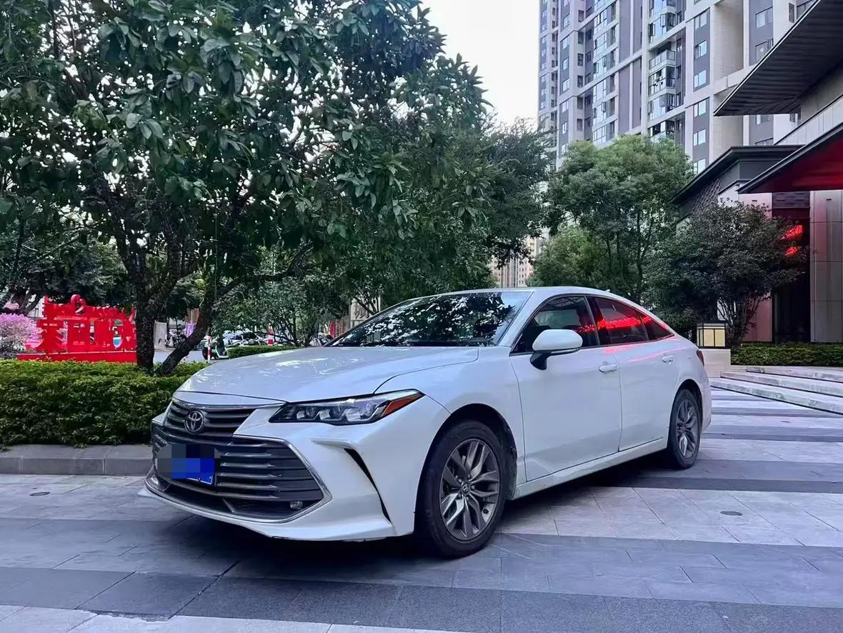 Toyota Avalon 2022 г. 20107 км.