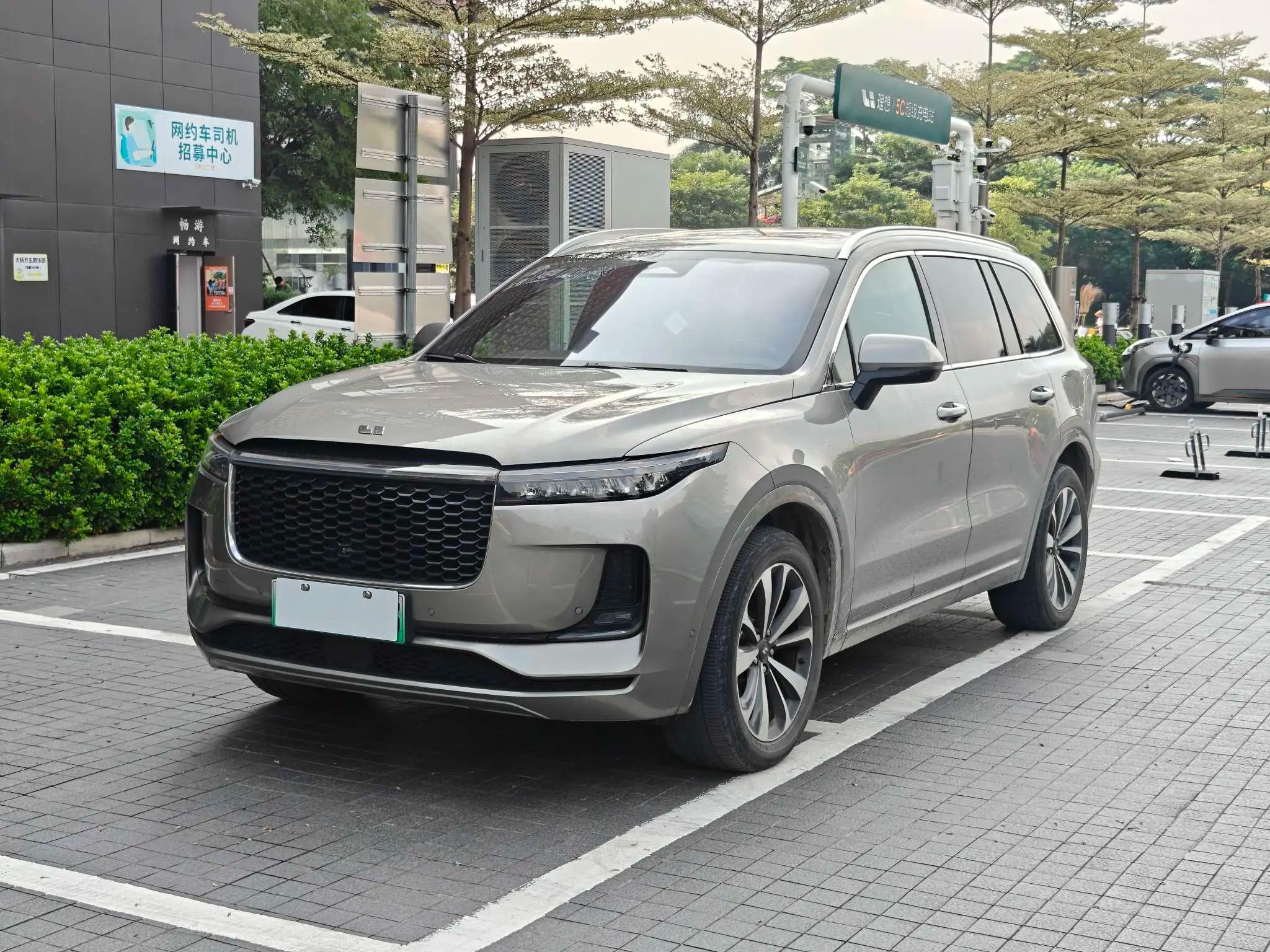 Lixiang ONE 2022 г. 70015 км.