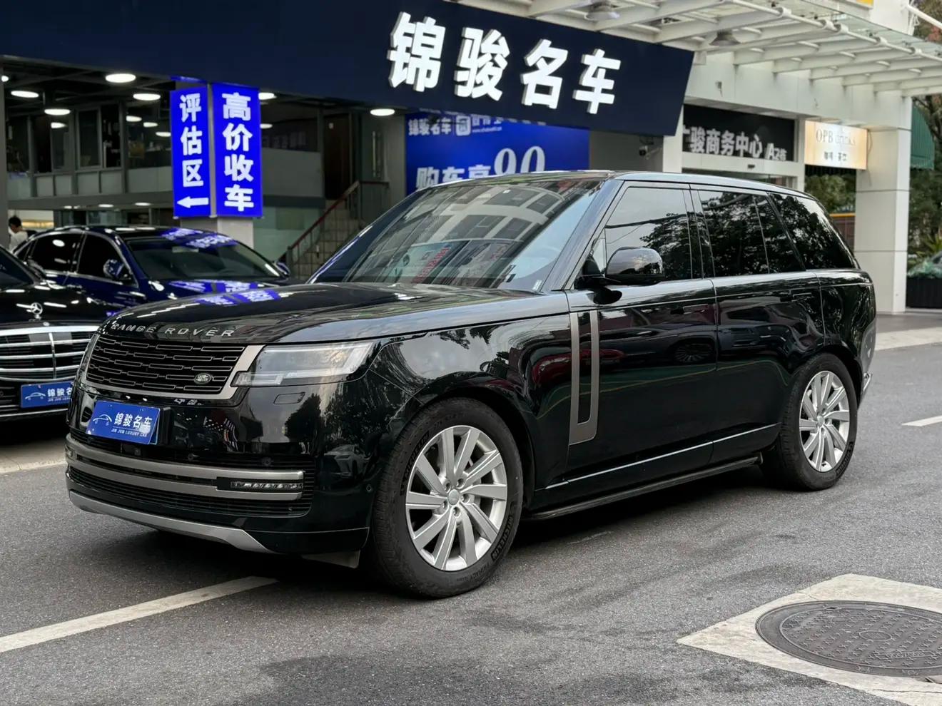 Land Rover Range rover 2023 г. 47131 км.