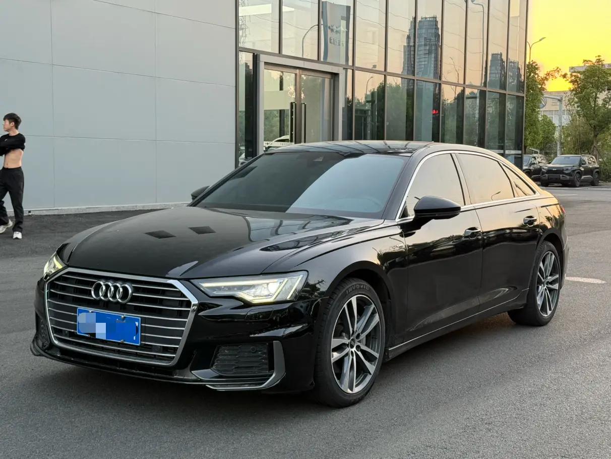 Audi A6L 2022 г. 44003 км.