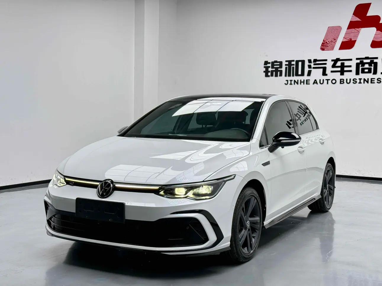 Volkswagen Golf 2021 г. 41128 км.