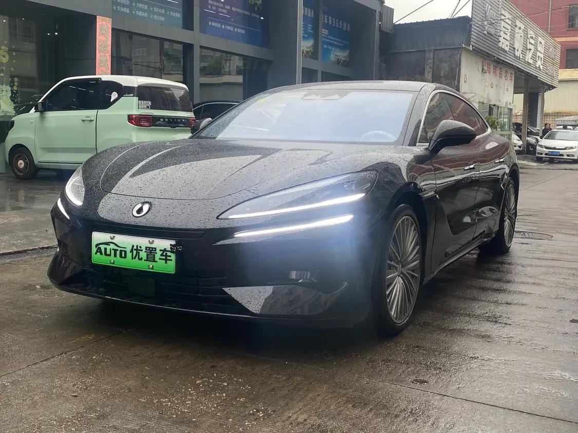 Denza Tengzhong Z9 DM 2024 г. 19088 км.