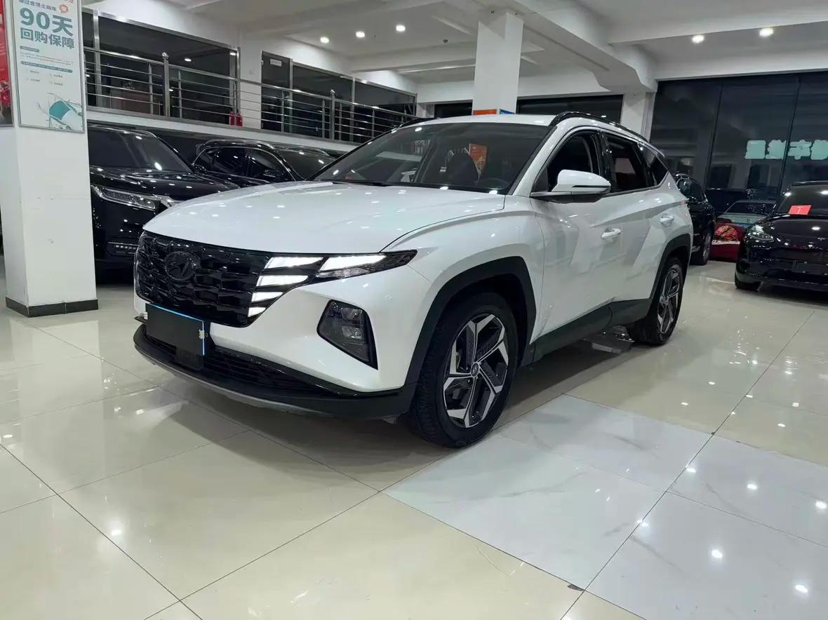 Hyundai Tucson L 2023 г. 34624 км.