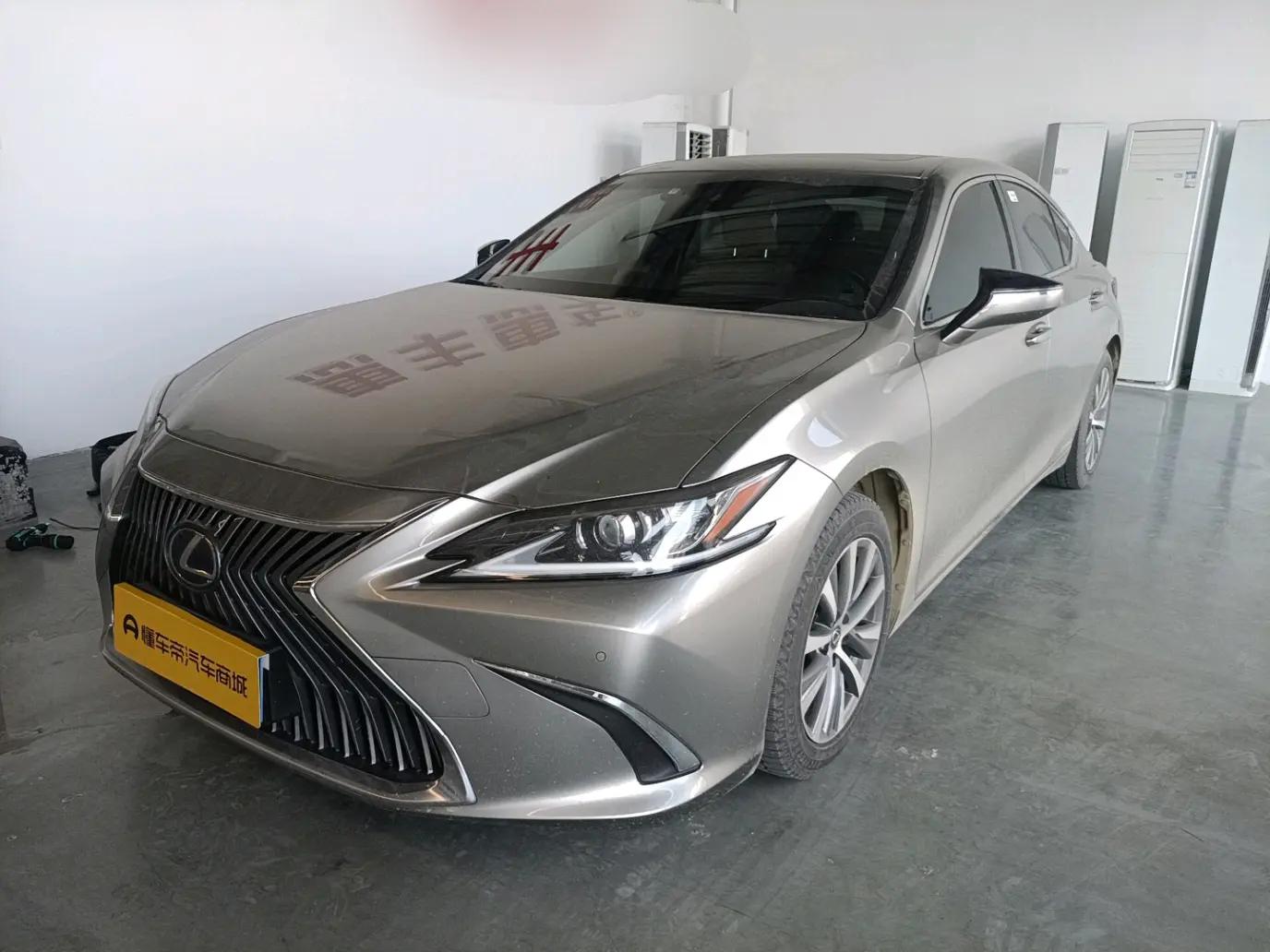 Lexus ES 2021 г. 57607 км.