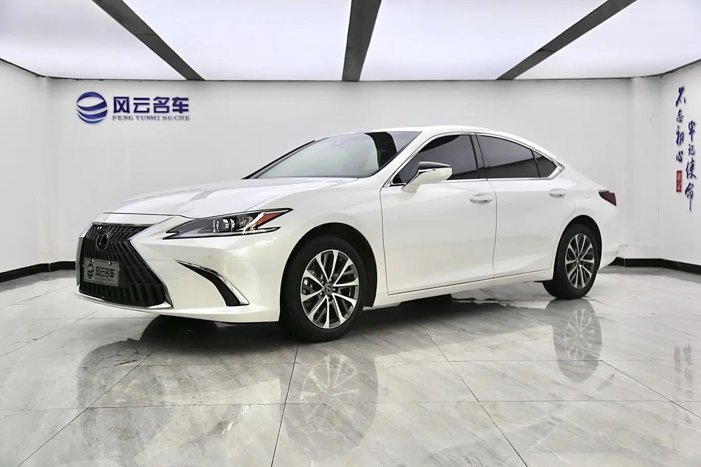 Lexus ES 2021 г. 49009 км.