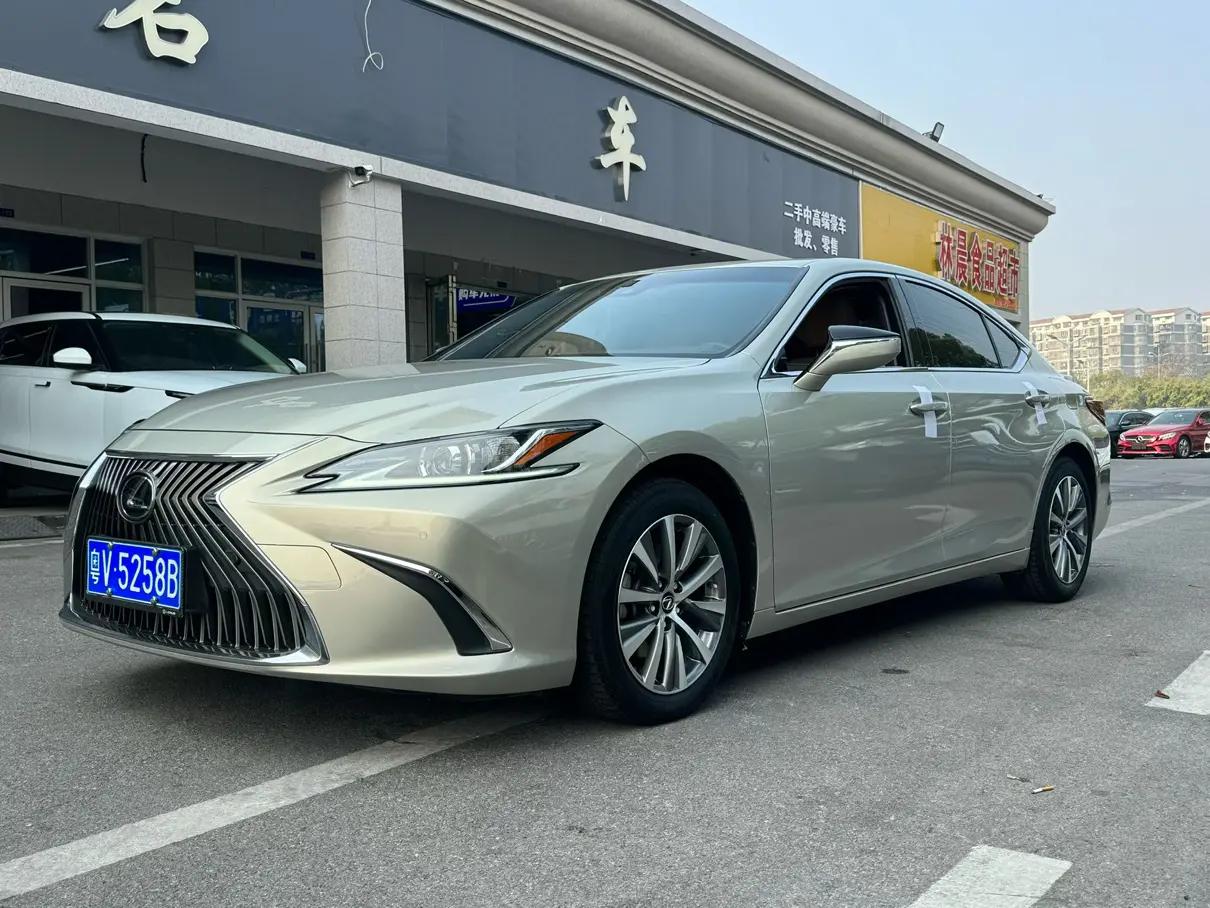 Lexus ES 2021 г. 90011 км.